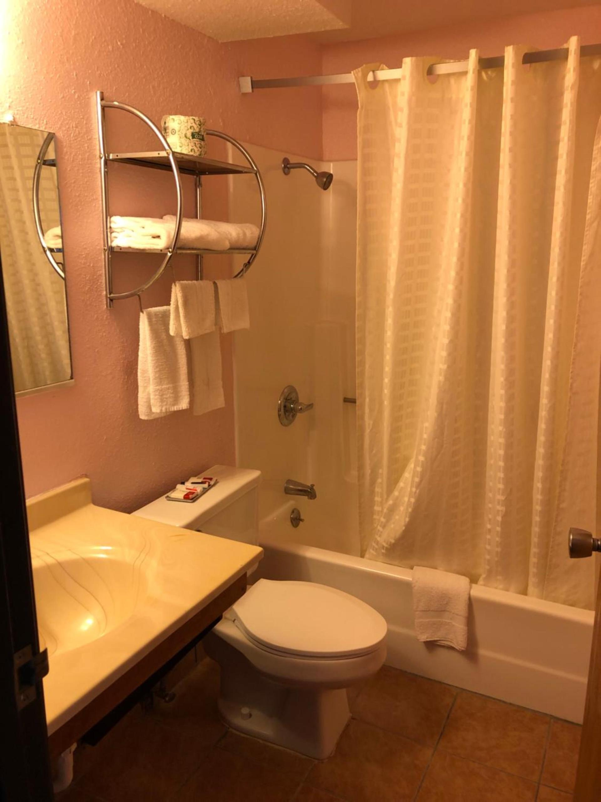Executive Inn photo 12