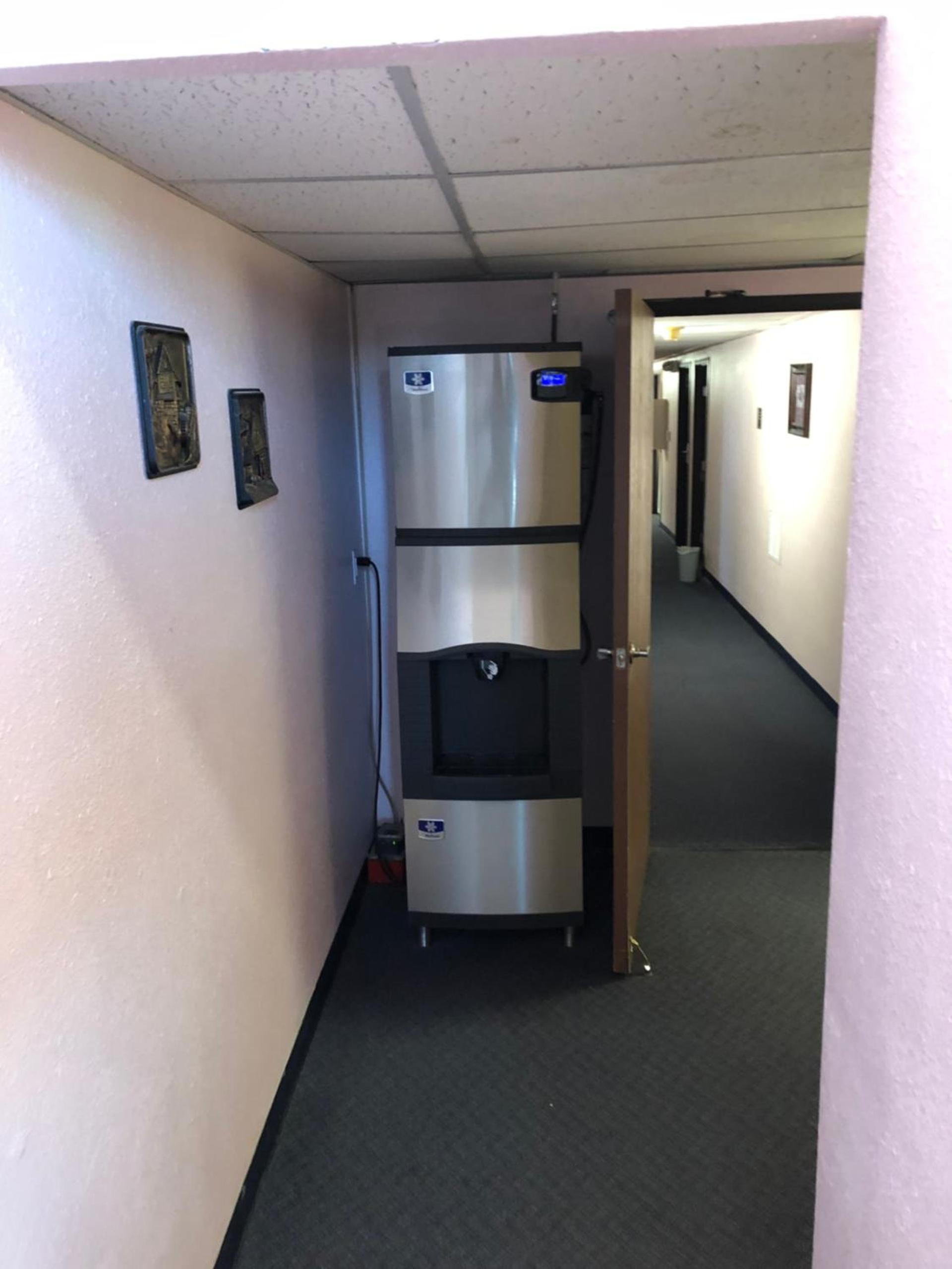 Executive Inn photo 30