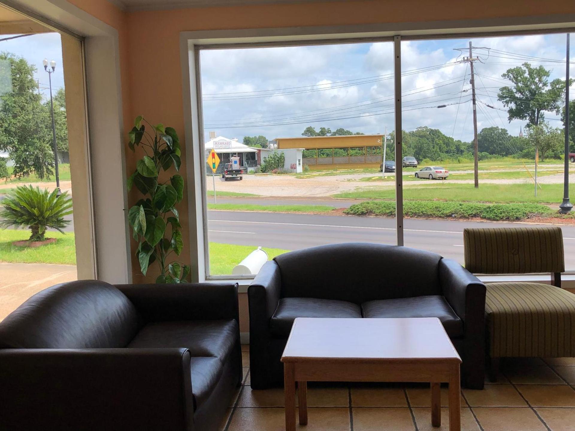 Deluxe Inn photo 4