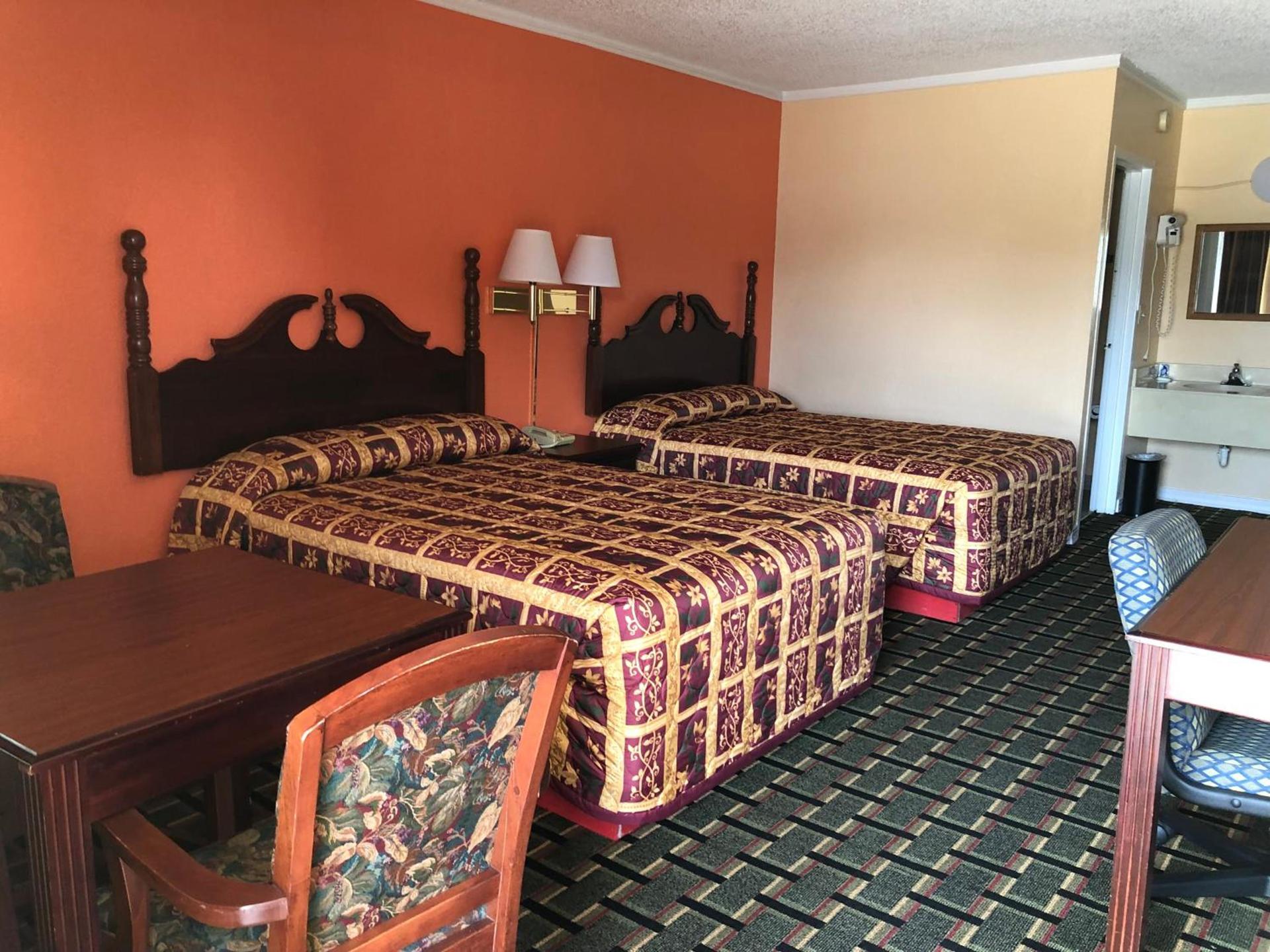 Deluxe Inn photo 5