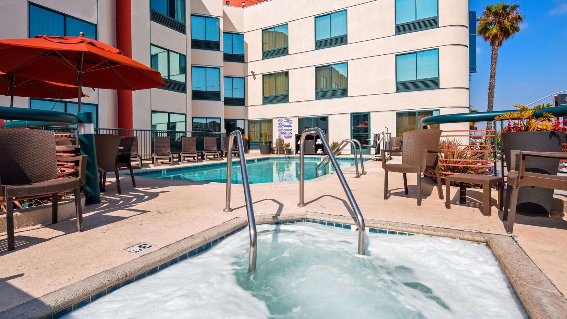 Best Western Plus Suites Hotel - LAX Airport LA Stadium photo 2