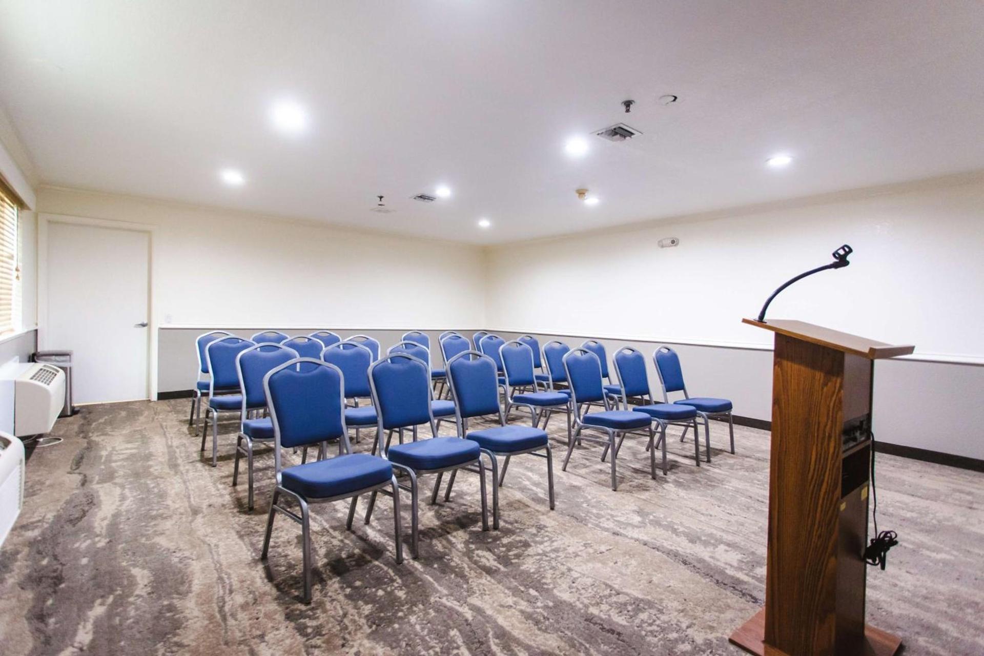Best Western Pearland Inn photo 18
