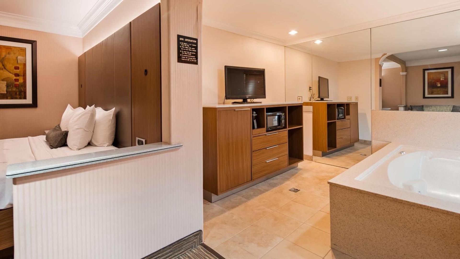 Best Western Plus Suites Hotel - LAX Airport LA Stadium photo 18