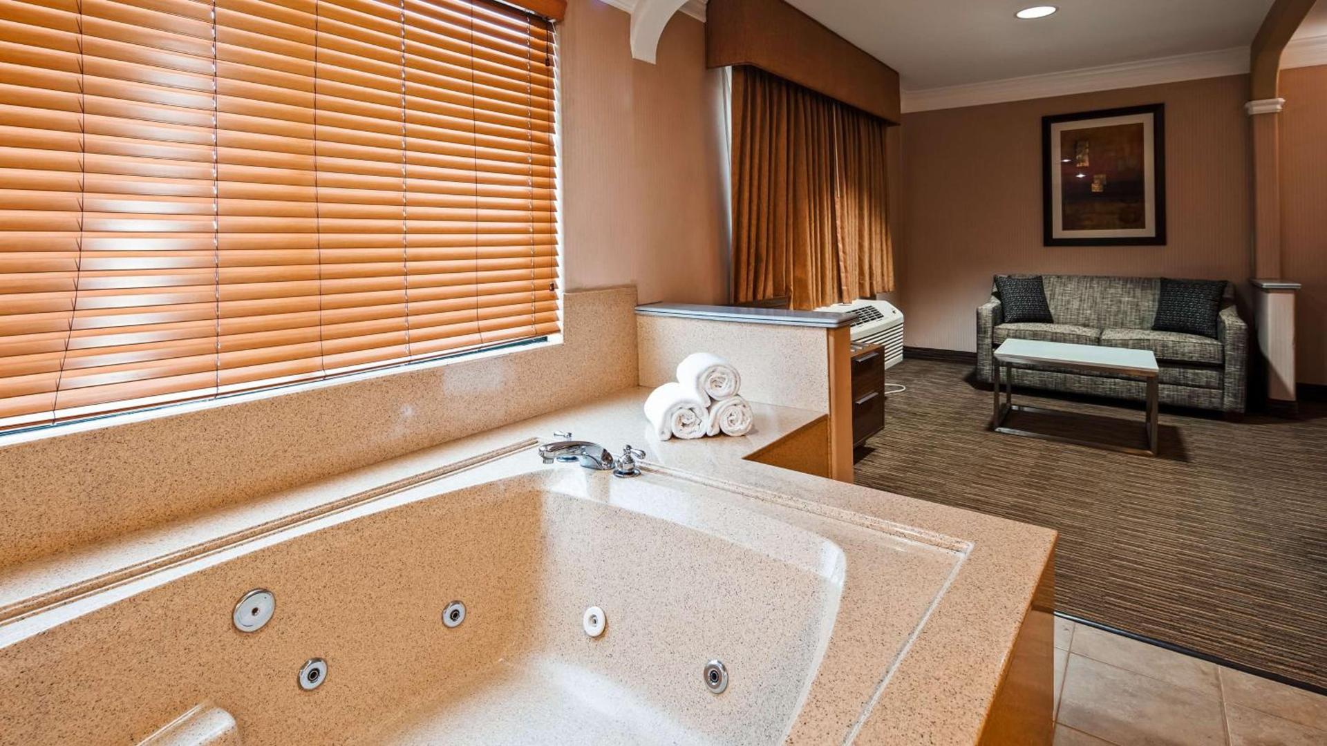 Best Western Plus Suites Hotel - LAX Airport LA Stadium photo 20