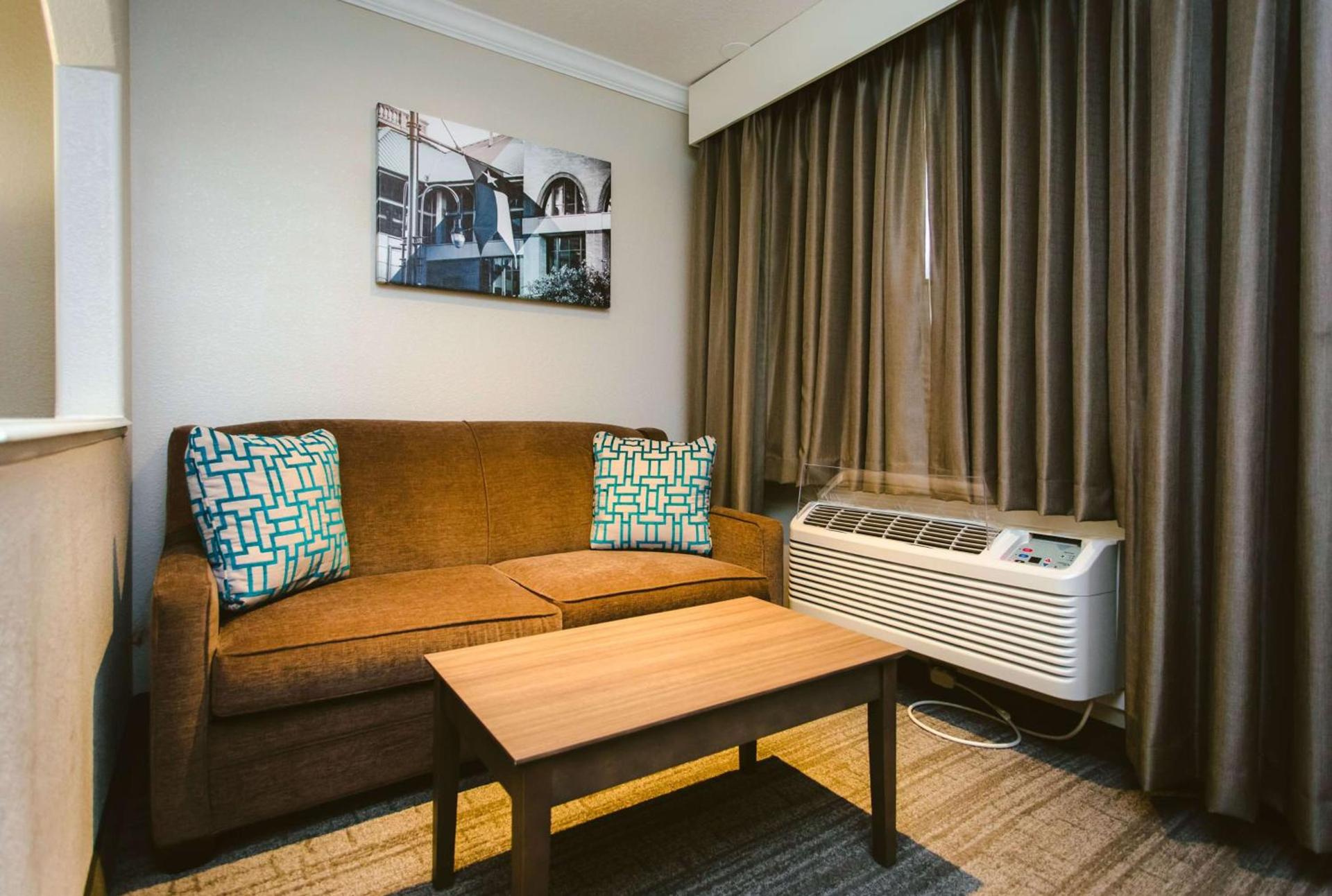 Best Western Pearland Inn photo 13