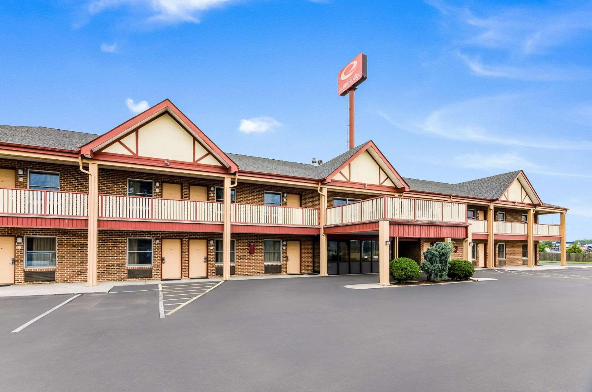 Econo Lodge Glade Springs I-81 photo 1