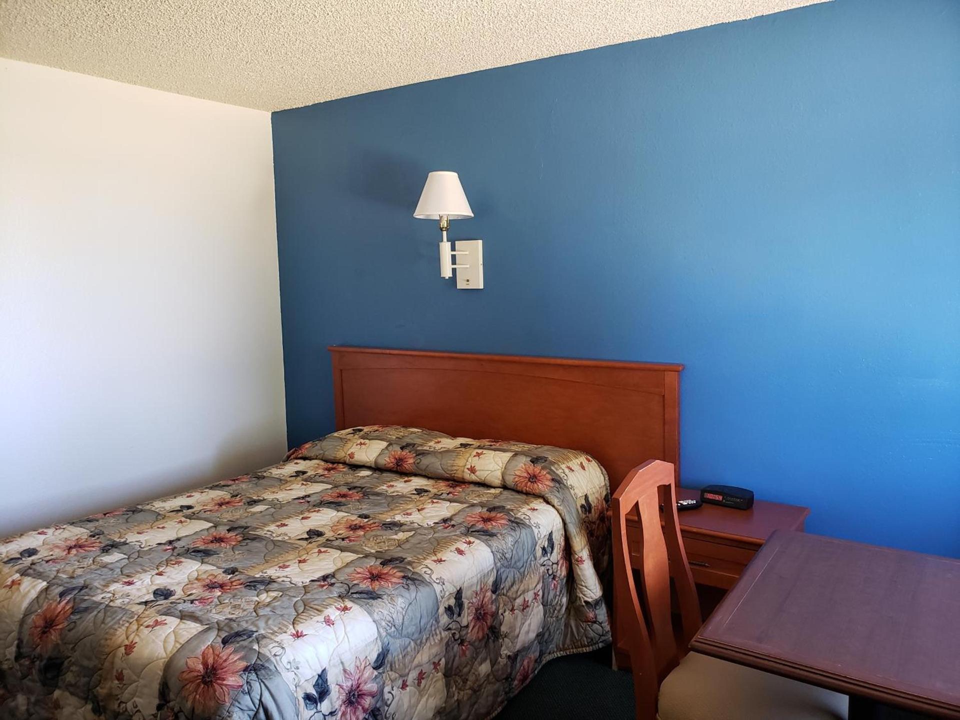 Budget Inn photo 4