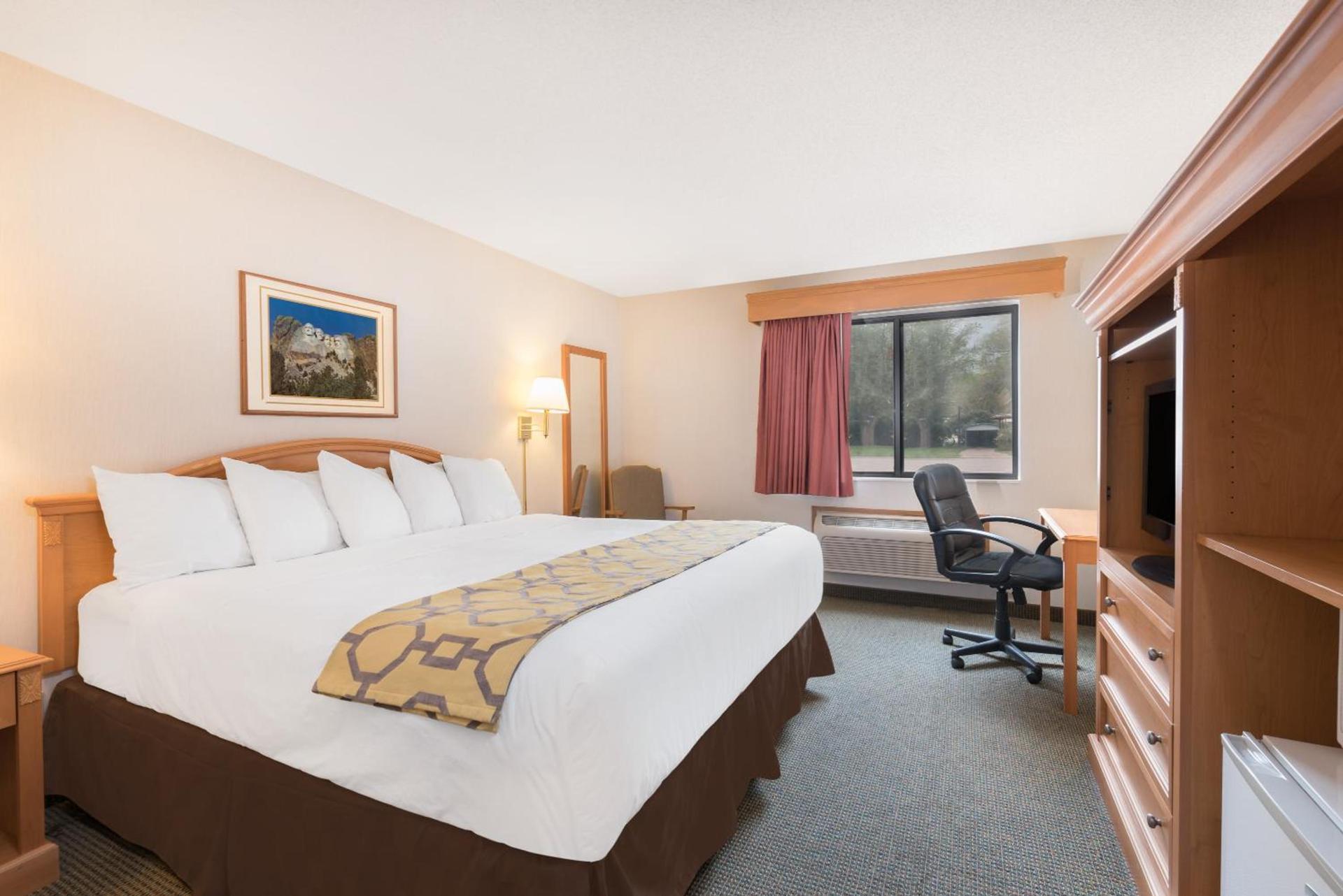 Baymont by Wyndham Hot Springs photo 4