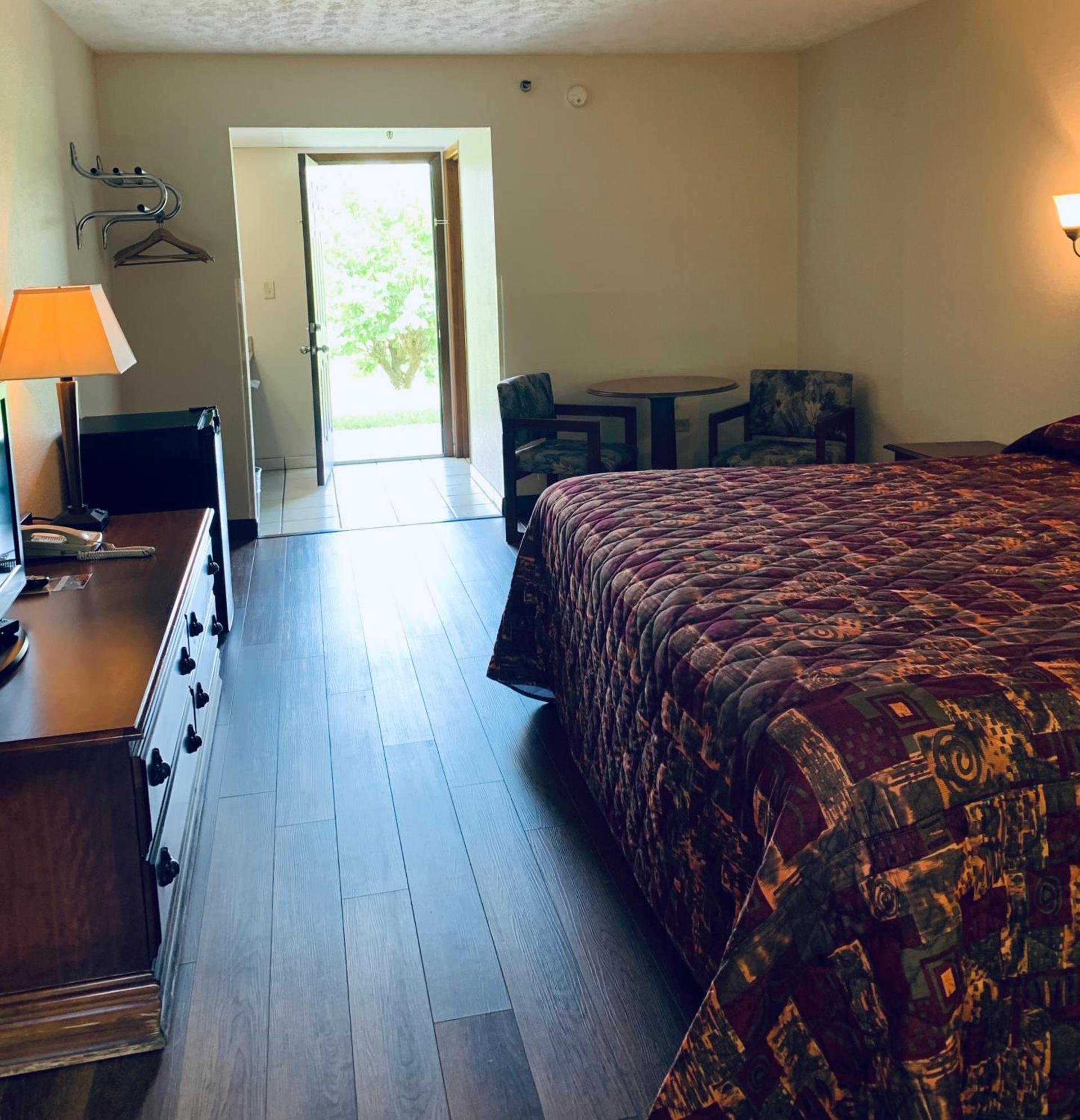 Landmark Inn On The River Sevierville photo 4