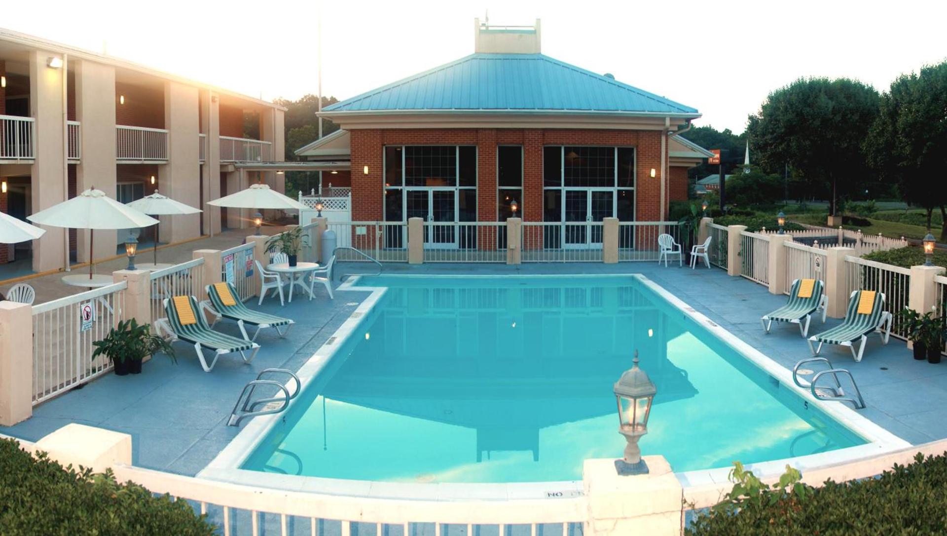 Baymont by Wyndham Warrenton photo 15
