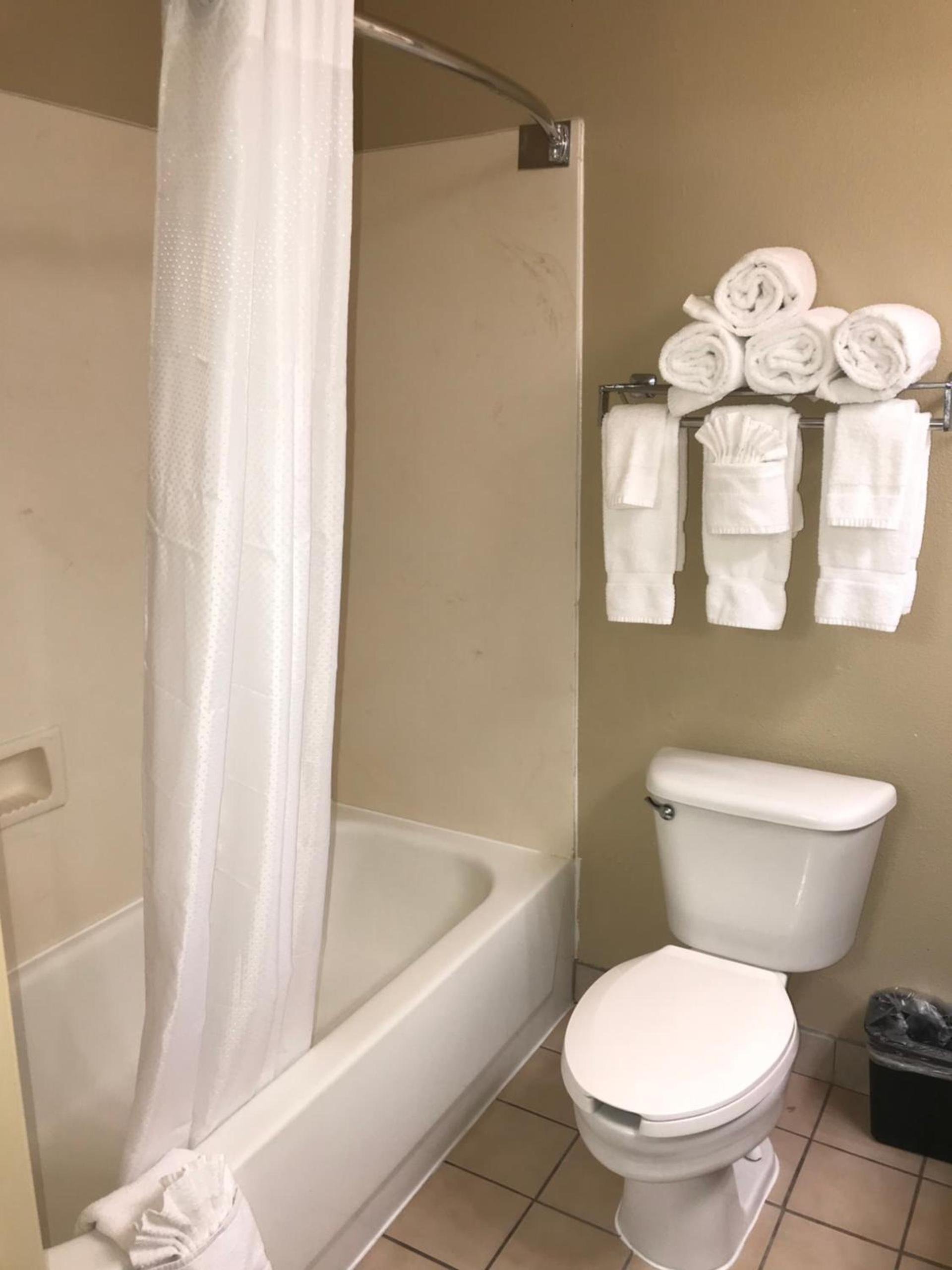 Country Inn & Suites by Radisson, Fort Worth, TX photo 17