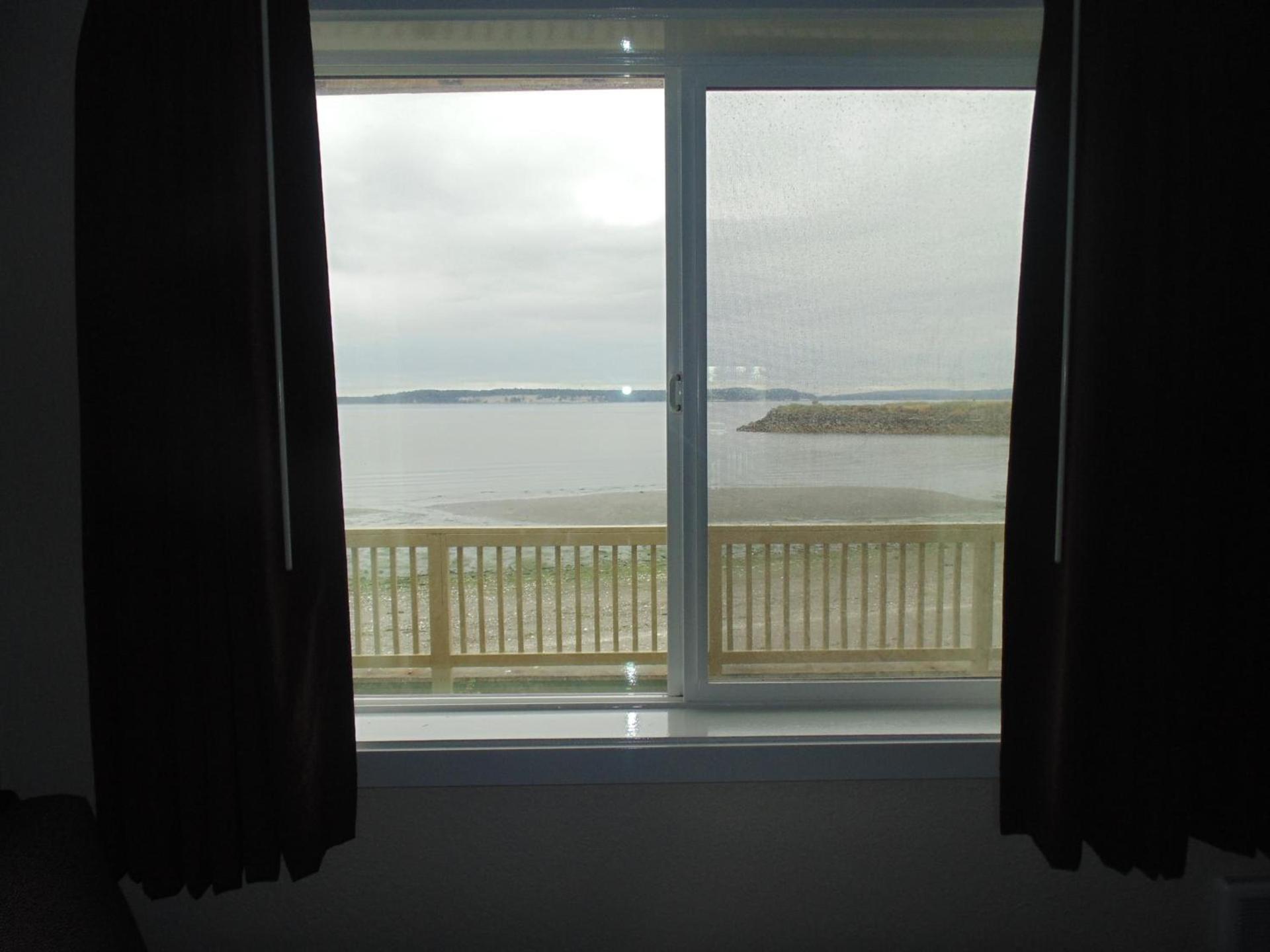 Water Front Inn photo 23