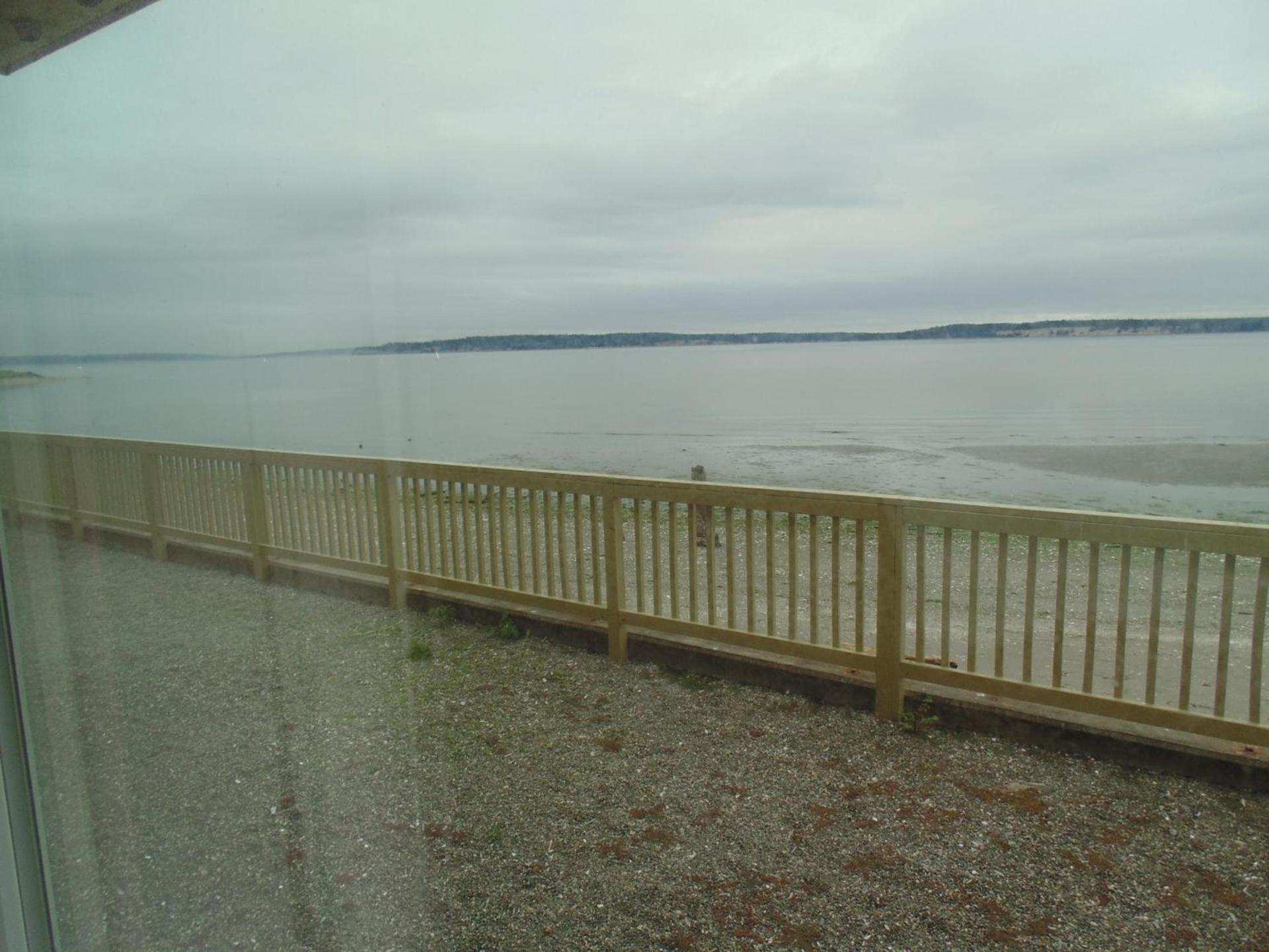 Water Front Inn photo 22