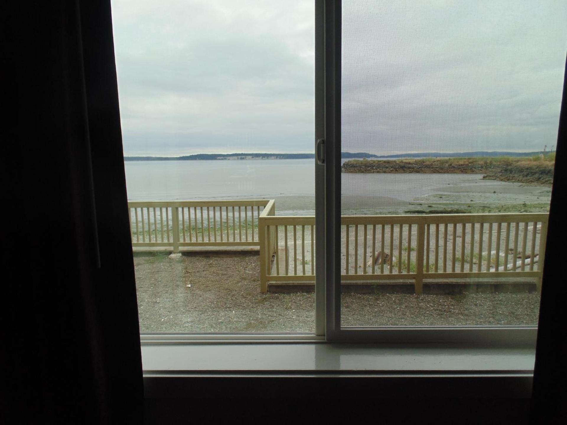 Water Front Inn photo 19