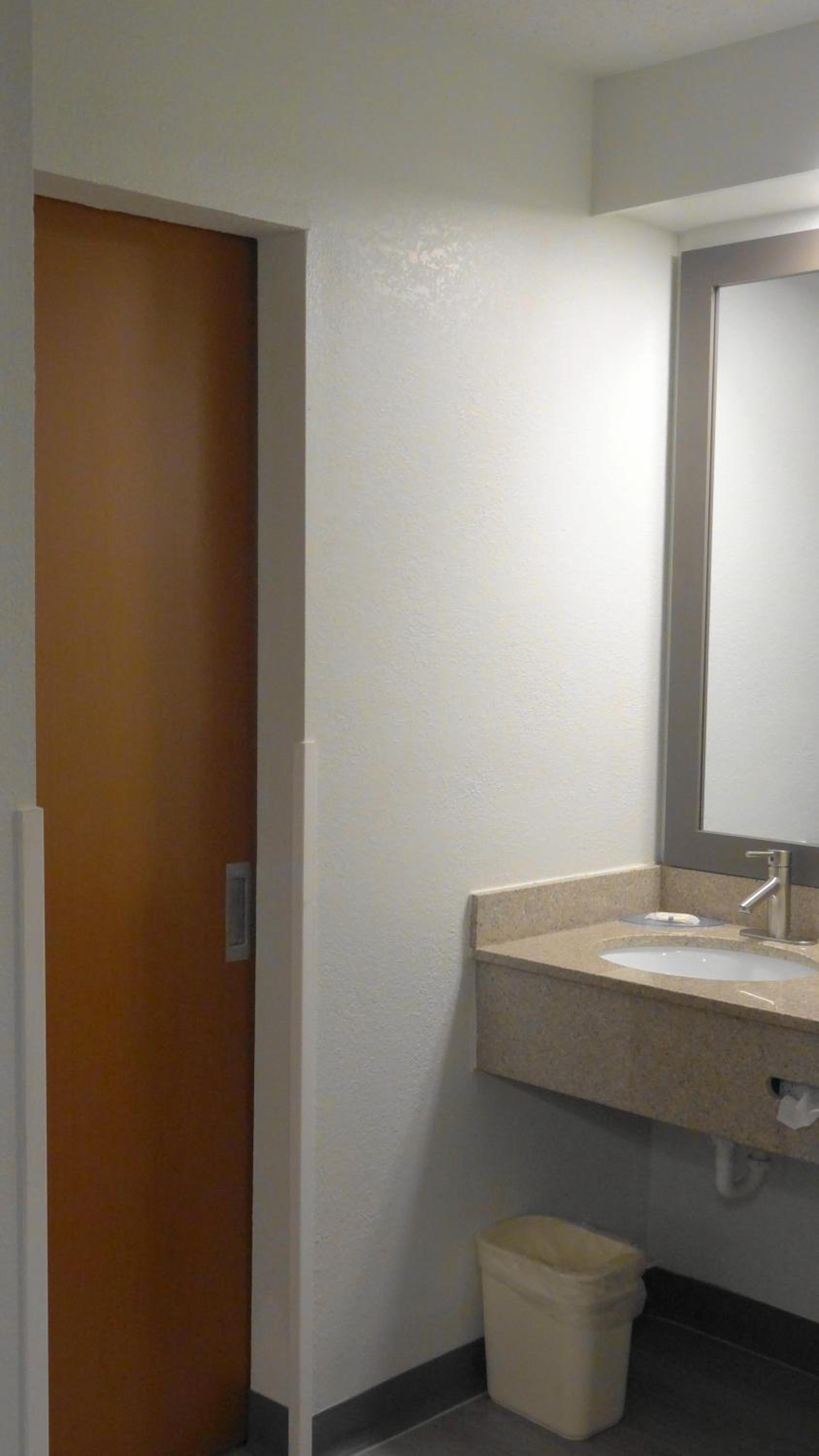 Quality Inn & Suites Raleigh North photo 5