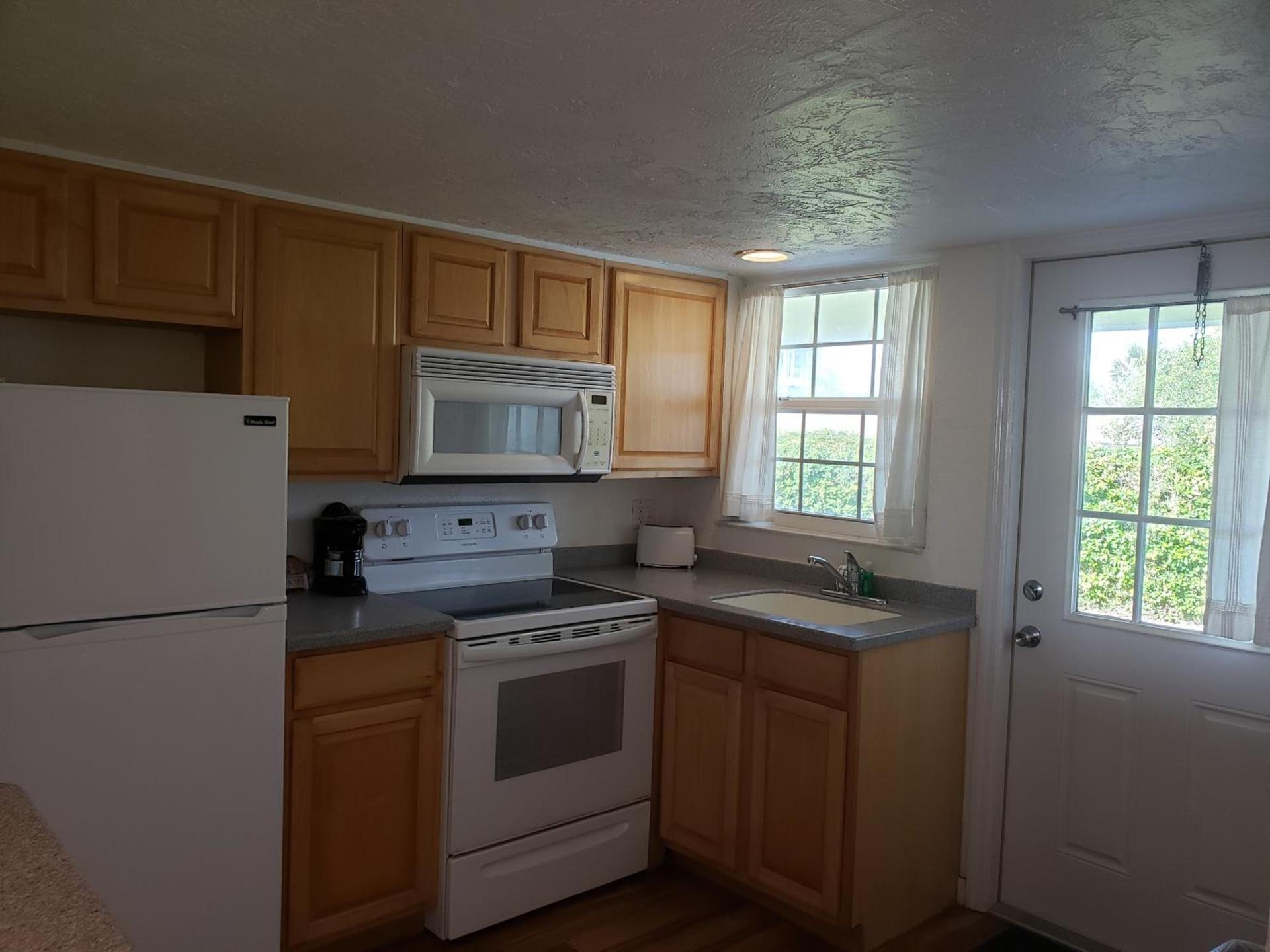 Studio 1 Motel - Daytona Beach photo 12