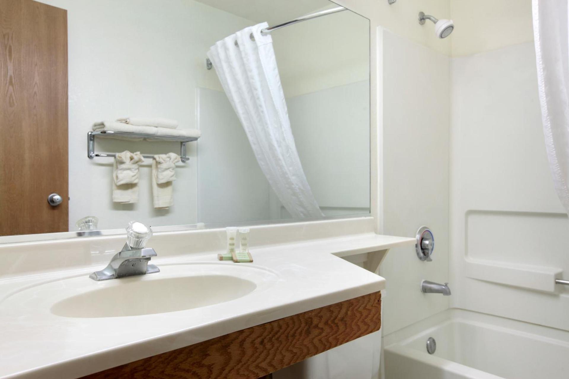 Rodeway Inn & Suites Chandler - Phoenix South I-10 photo 17