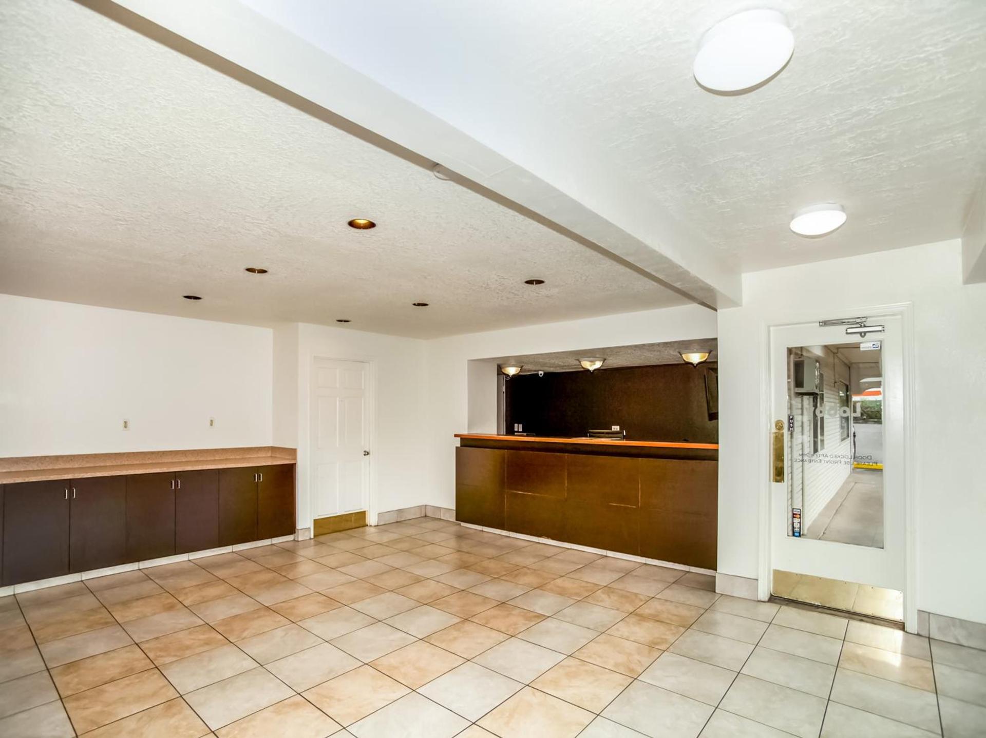 OYO Hotel Centralia photo 2