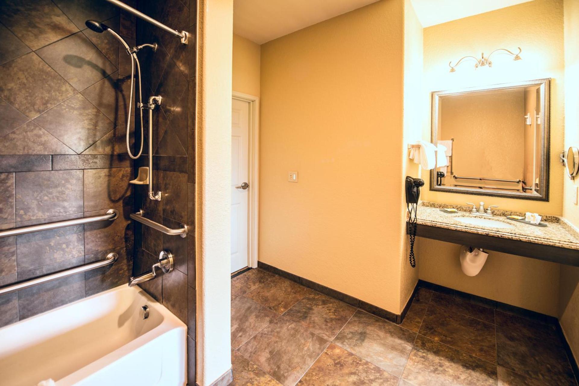 La Quinta by Wyndham Marble Falls photo 29