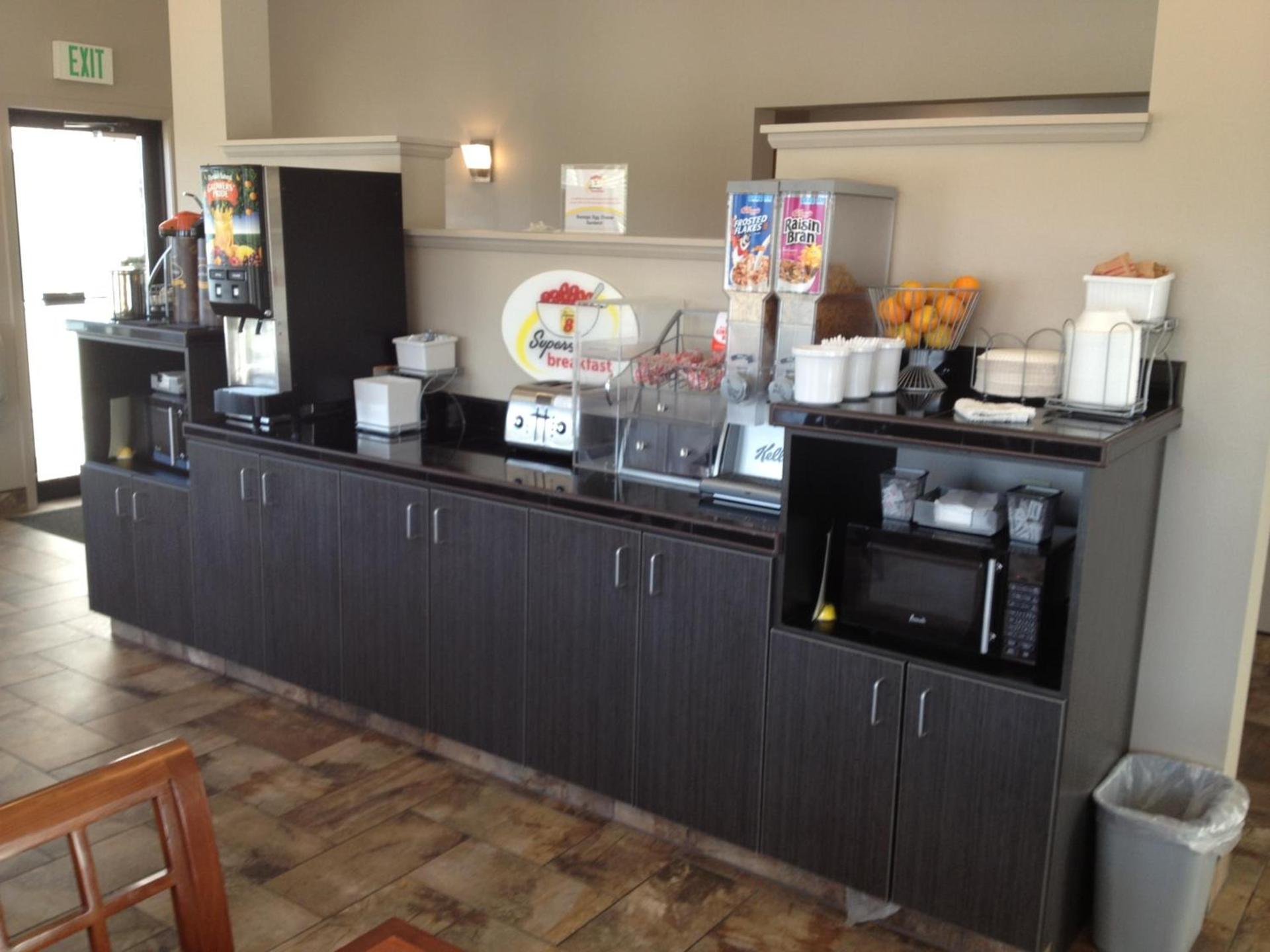Super 8 by Wyndham Pocatello photo 30