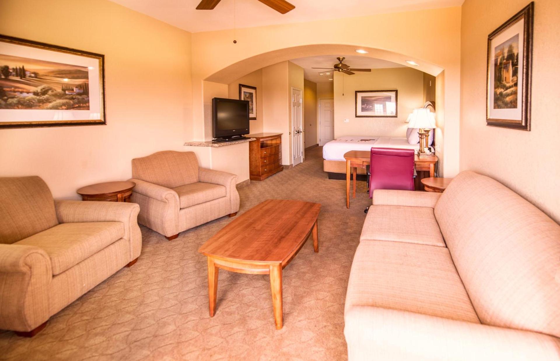 La Quinta by Wyndham Marble Falls photo 19