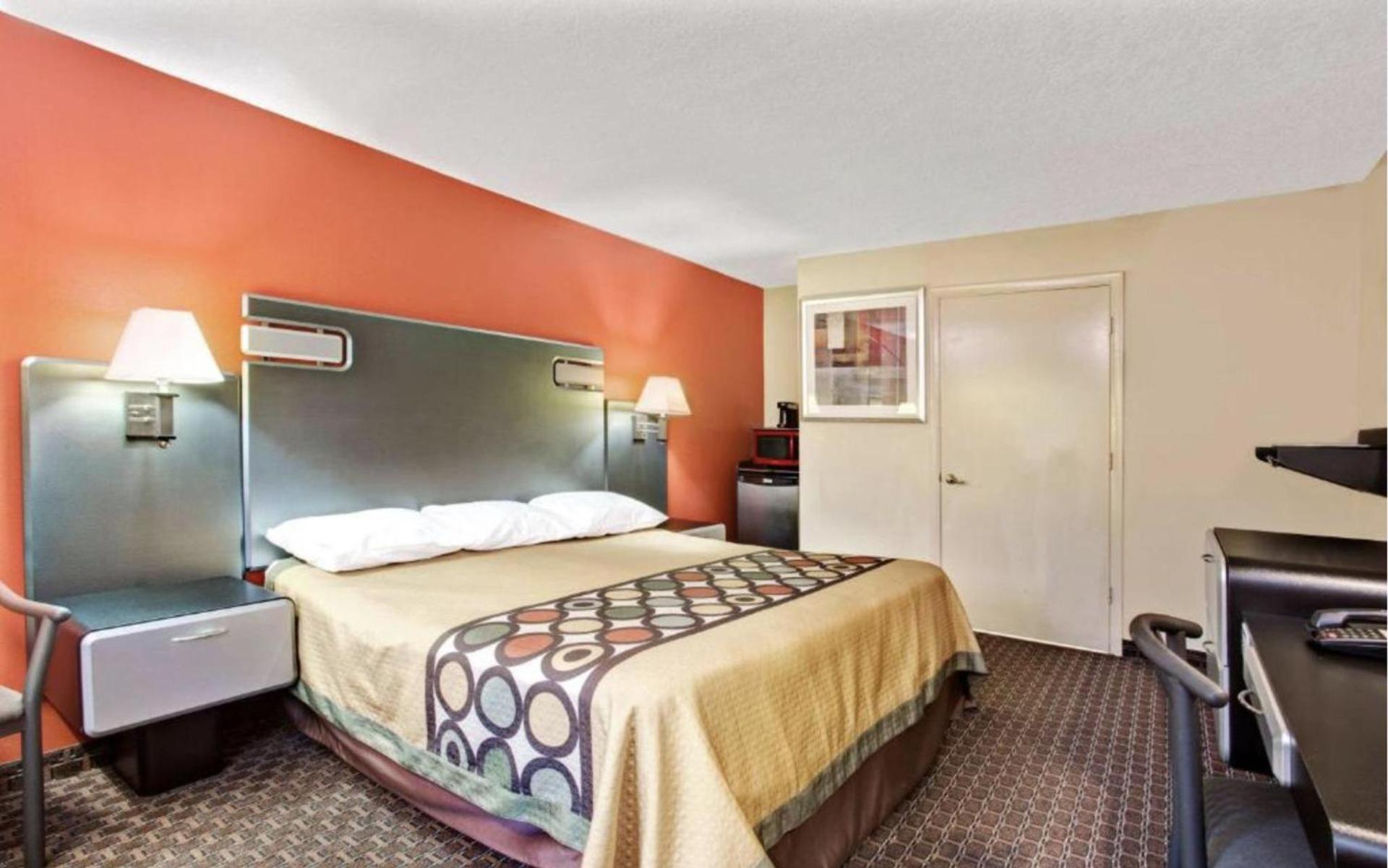 Super 8 by Wyndham Kissimmee/Maingate/Orlando Area photo 19