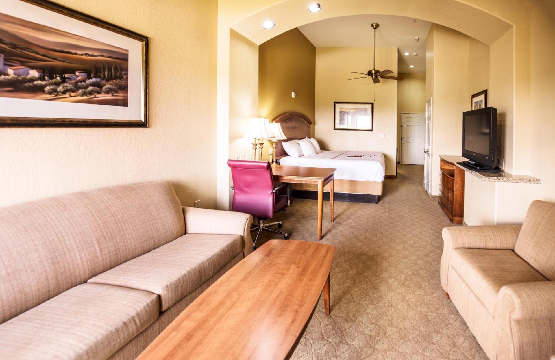 La Quinta by Wyndham Marble Falls photo 35