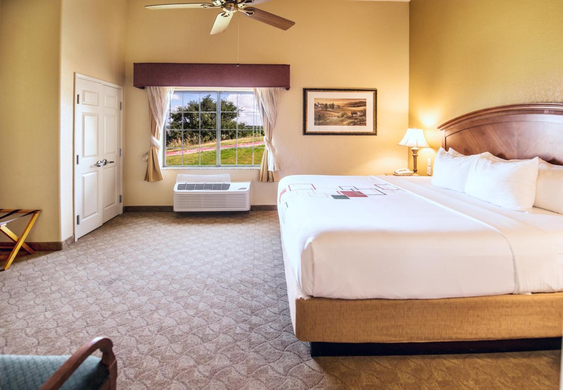 La Quinta by Wyndham Marble Falls photo 13