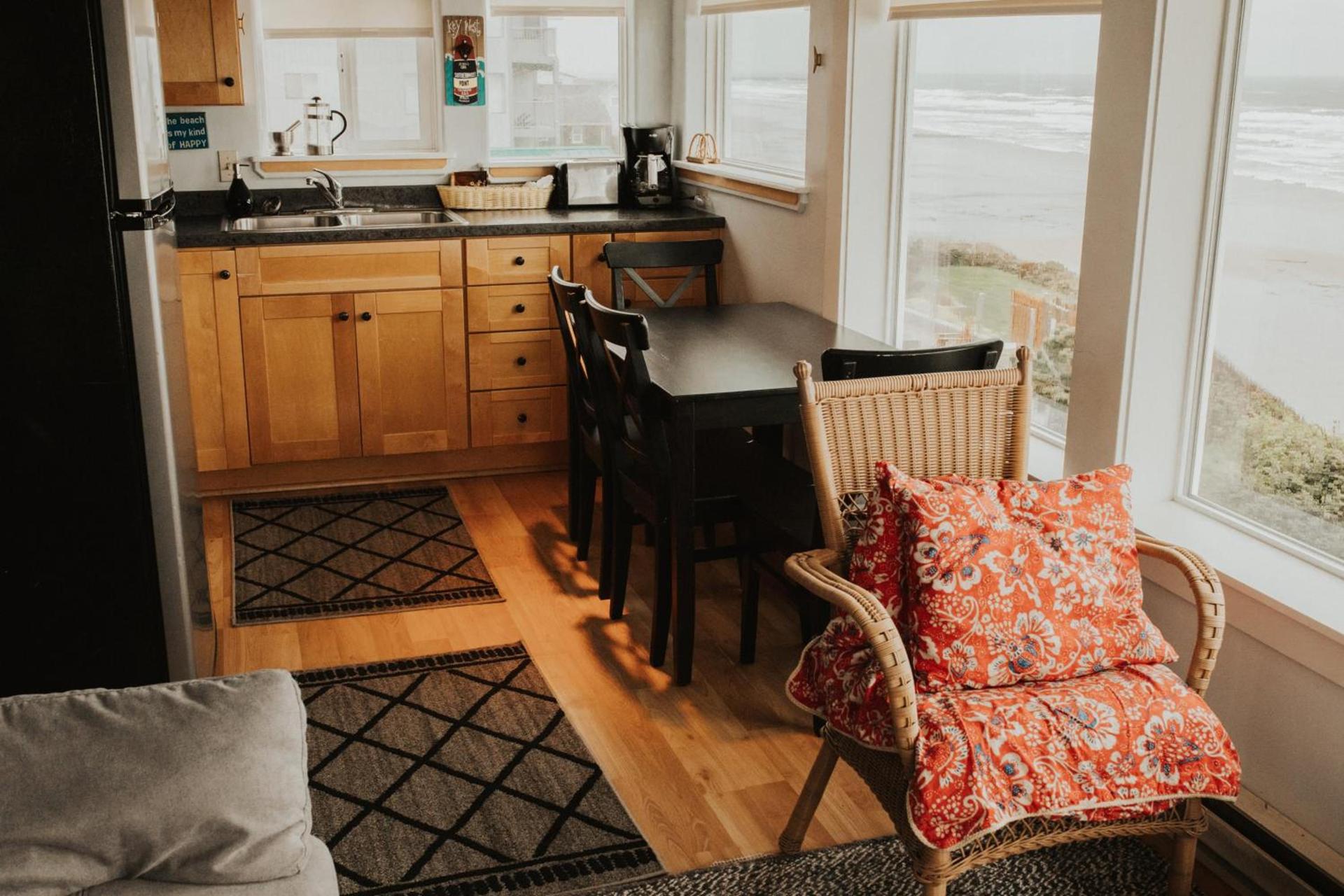 Nye Beach Cottages photo 13