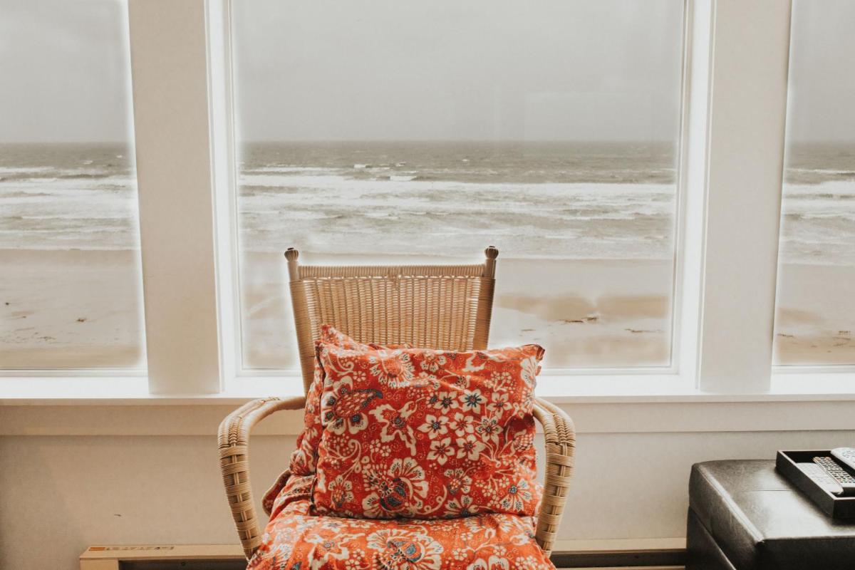 Nye Beach Cottages photo 26