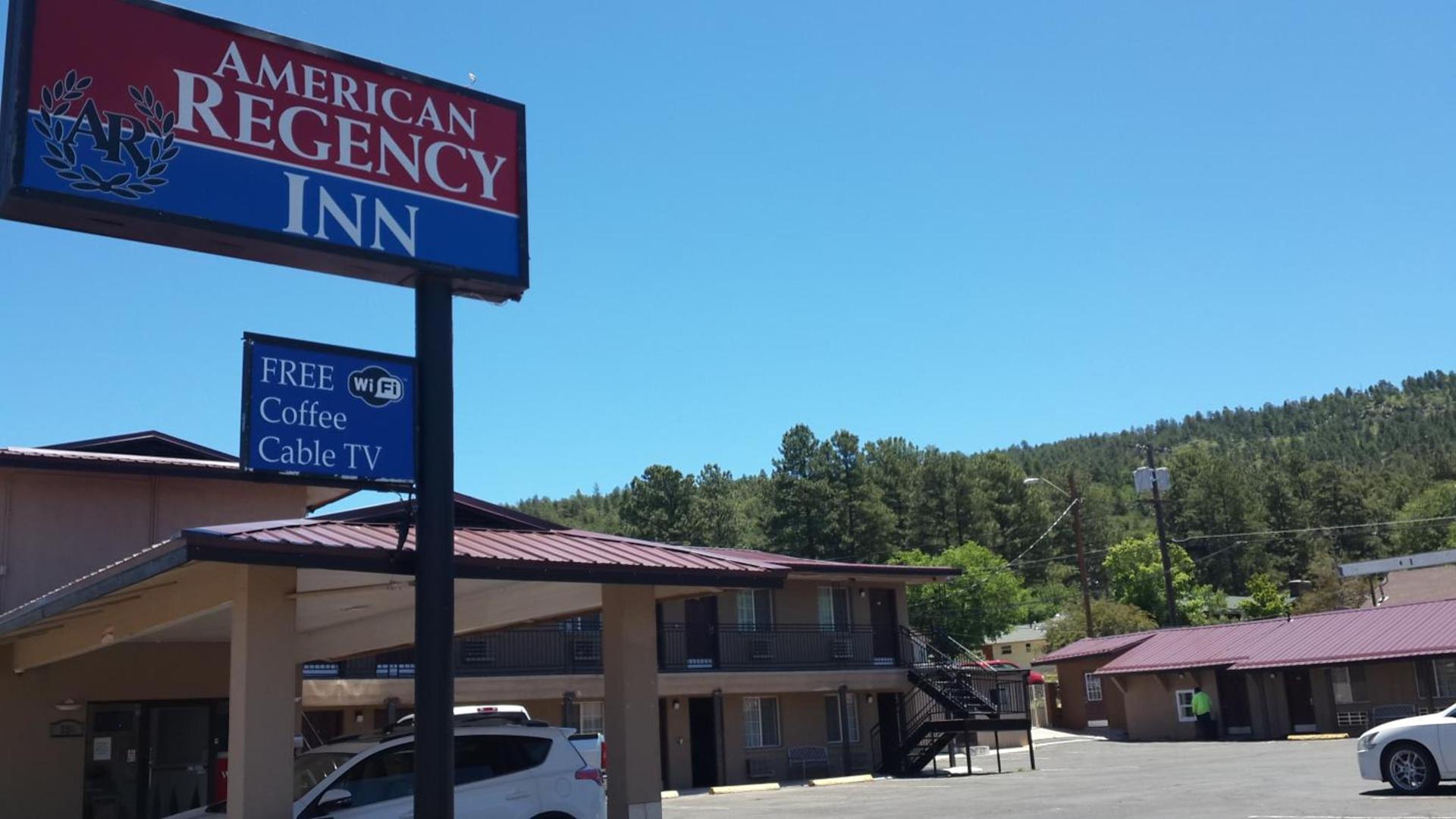 American Regency Inn photo 2