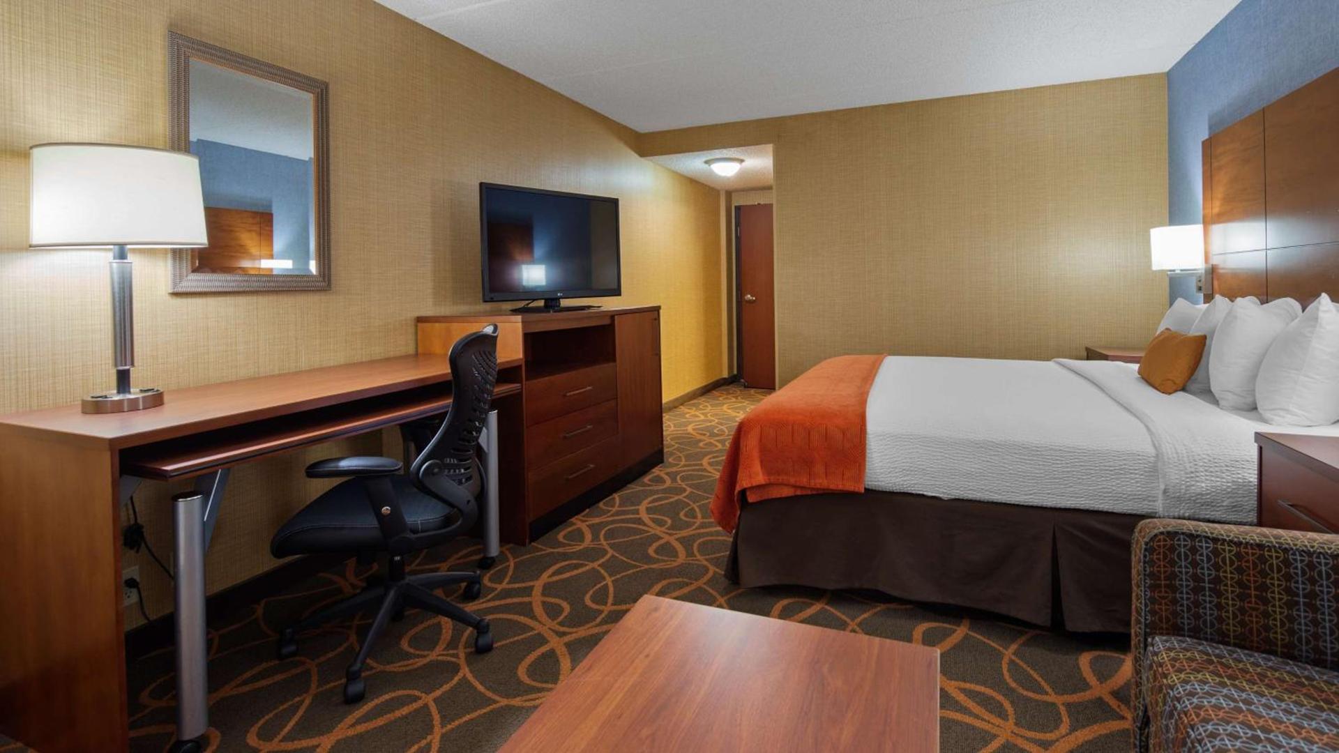 Best Western Plus Fresno Airport Hotel photo 8