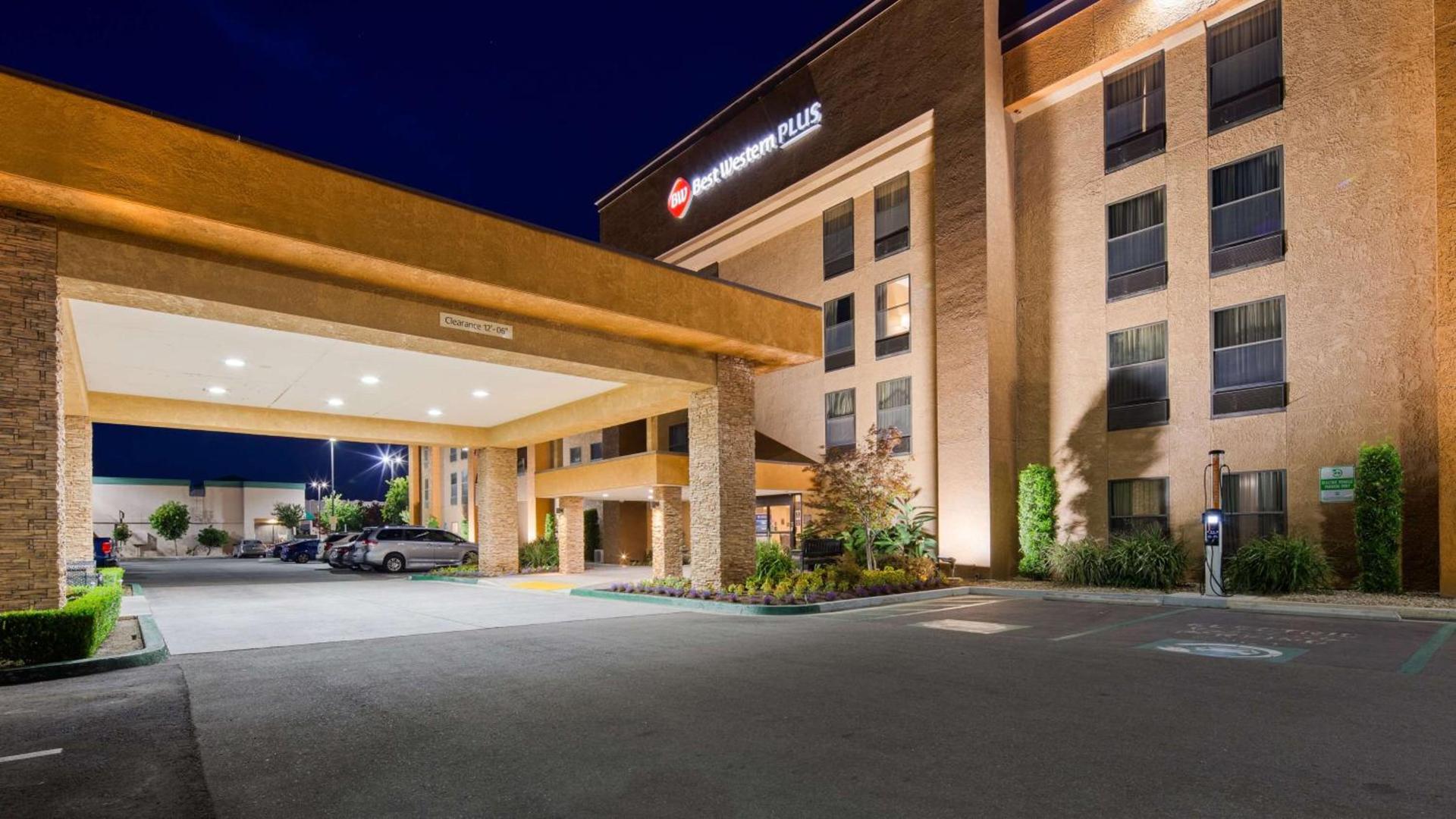 Best Western Plus Fresno Airport Hotel photo 1