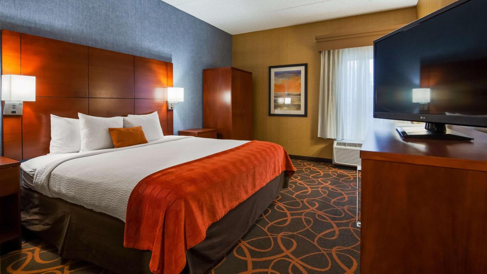 Best Western Plus Fresno Airport Hotel photo 10