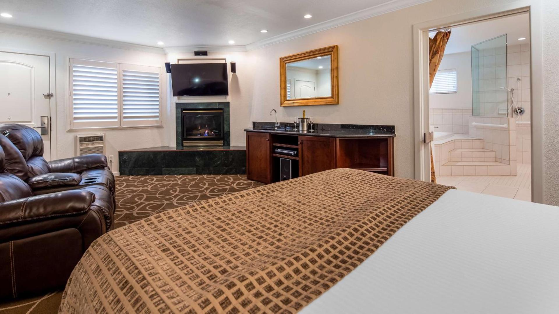 Best Western Plus Humboldt Bay Inn photo 16
