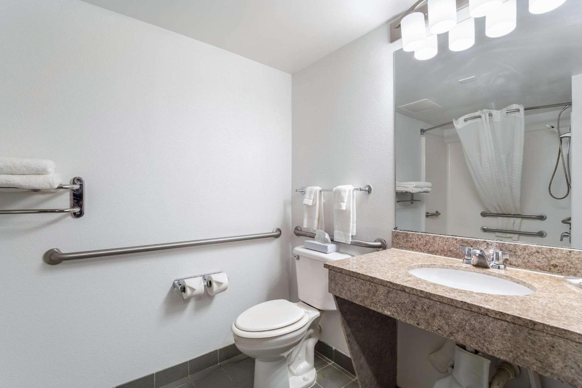 Quality Inn & Suites Augusta I-20 photo 29