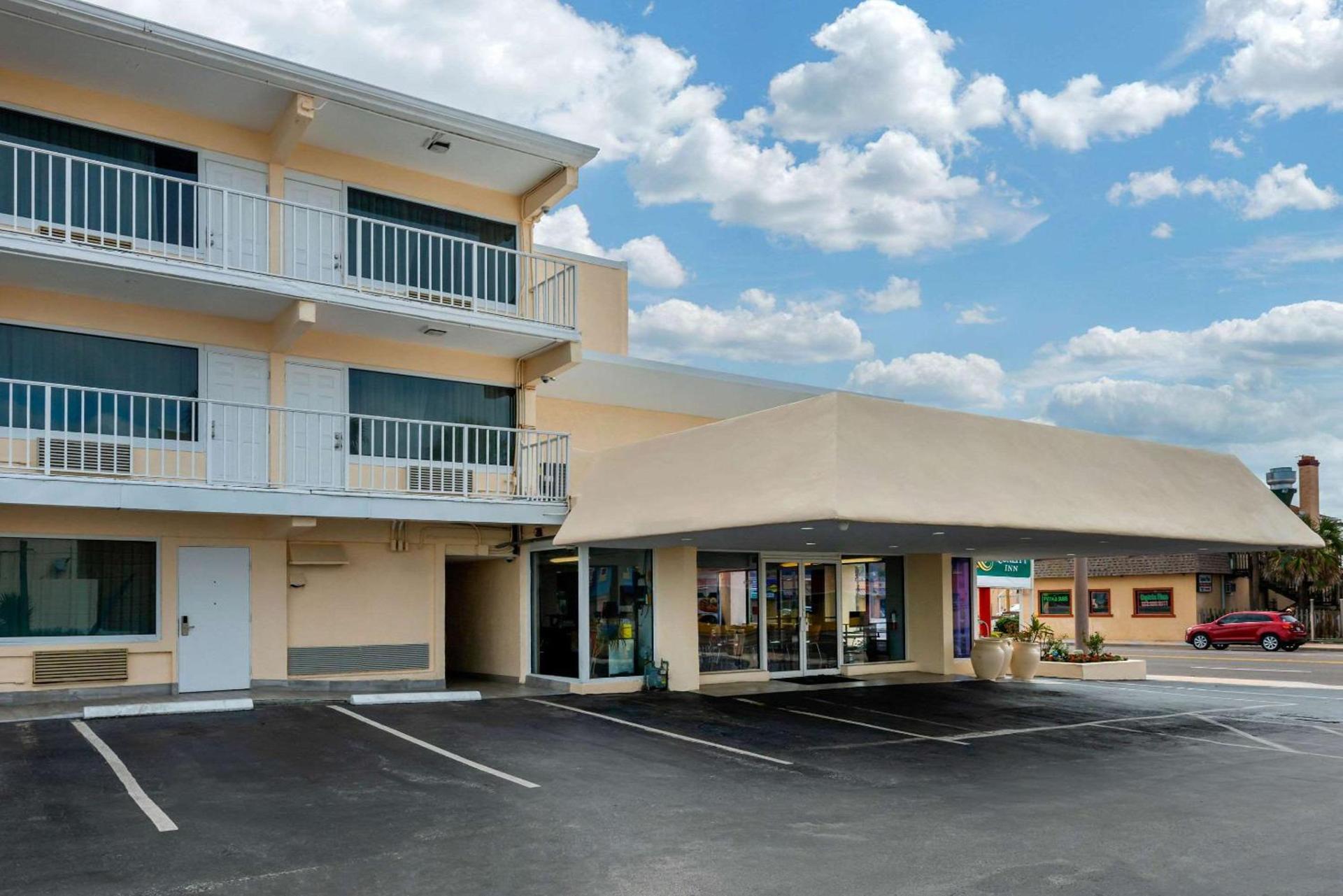 Quality Inn Daytona Beach Oceanfront photo 4