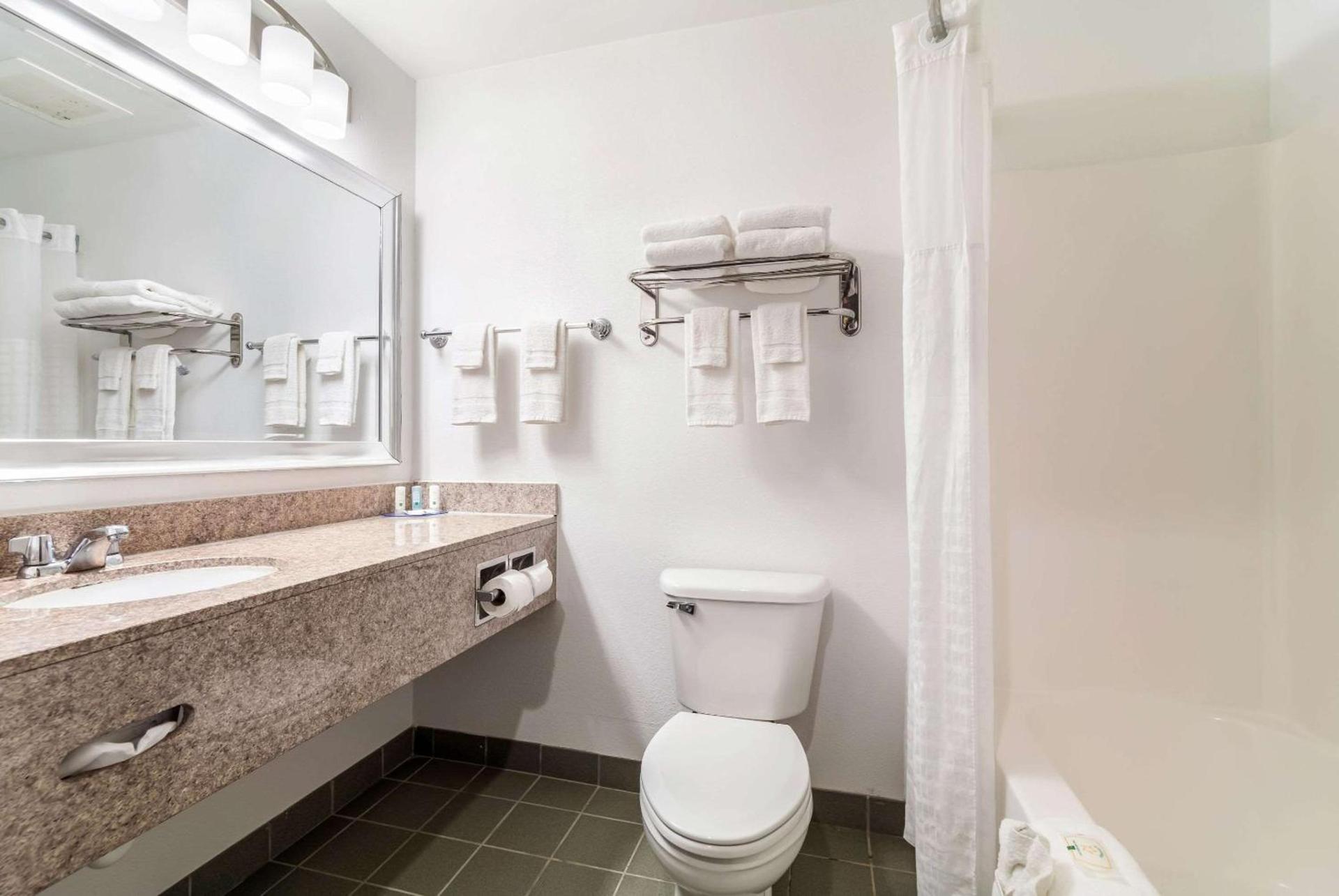 Quality Inn & Suites Augusta I-20 photo 18
