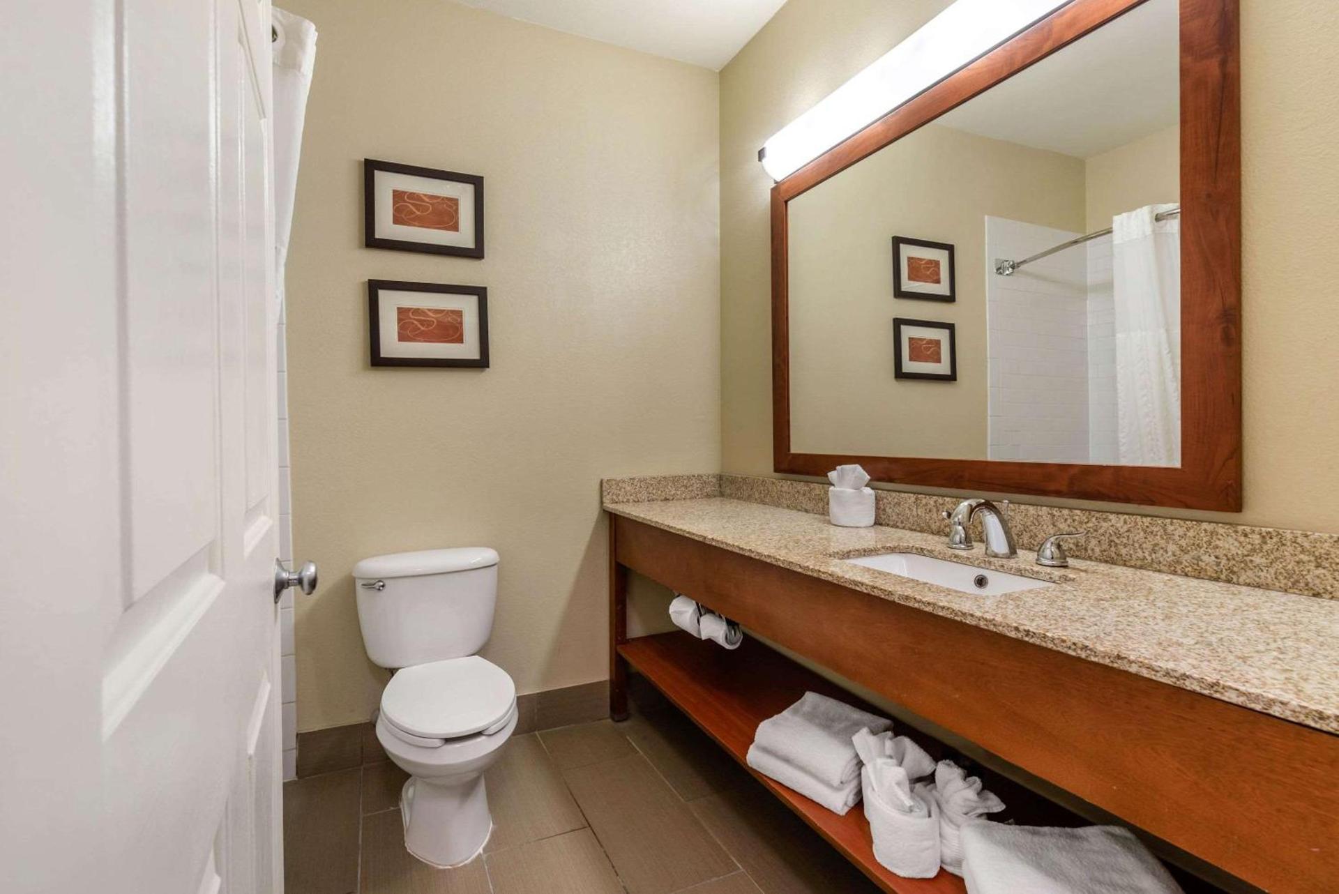 Comfort Suites Fort Collins Near University photo 42