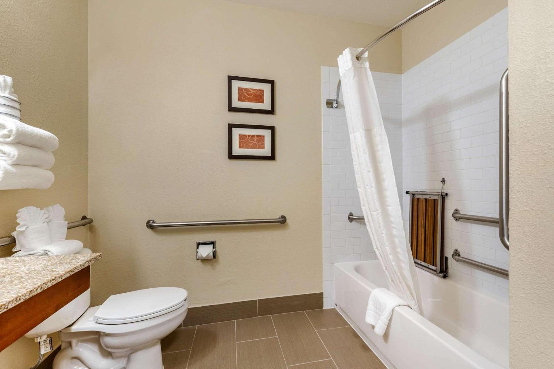 Comfort Suites Fort Collins Near University photo 39