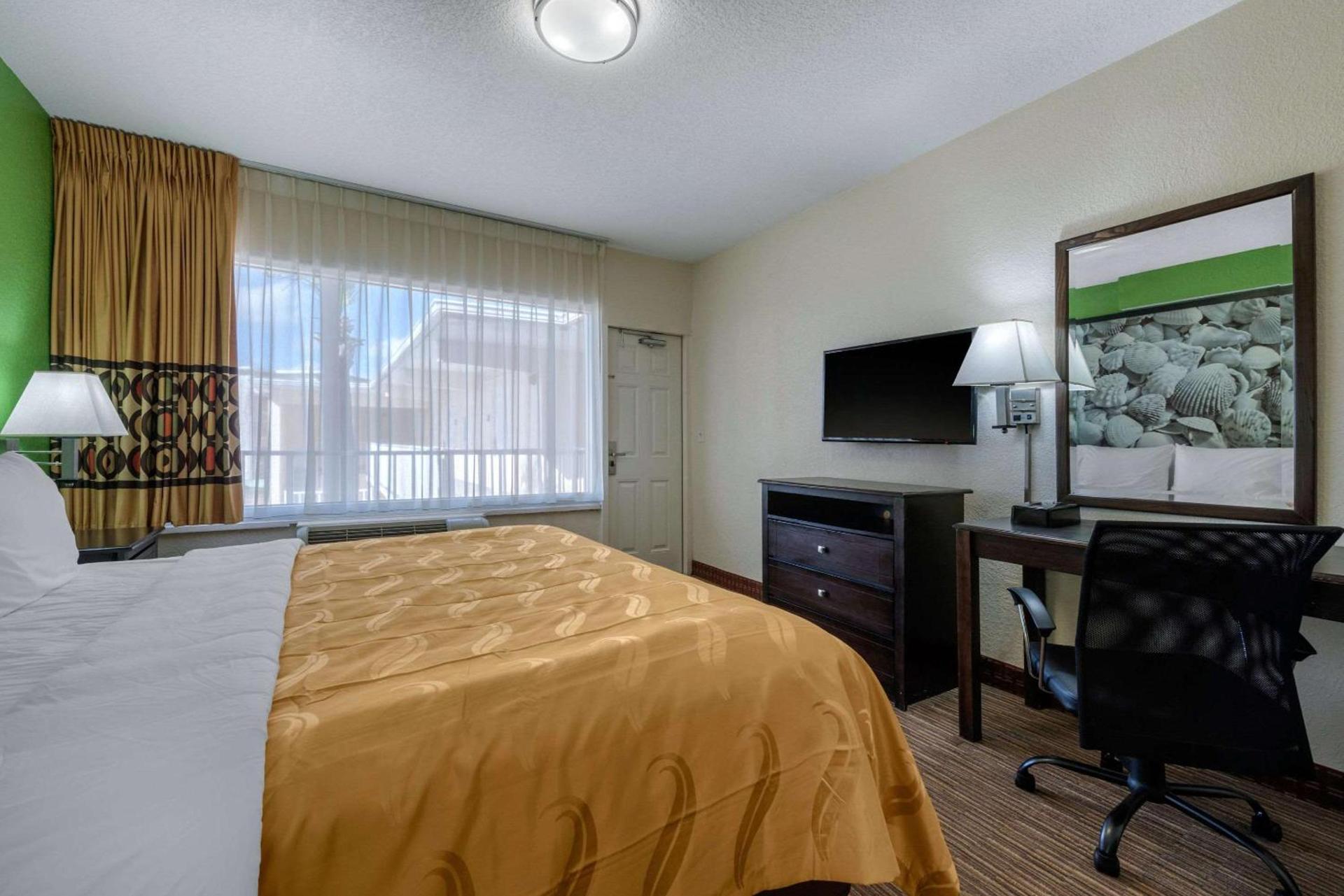 Quality Inn Daytona Beach Oceanfront photo 11