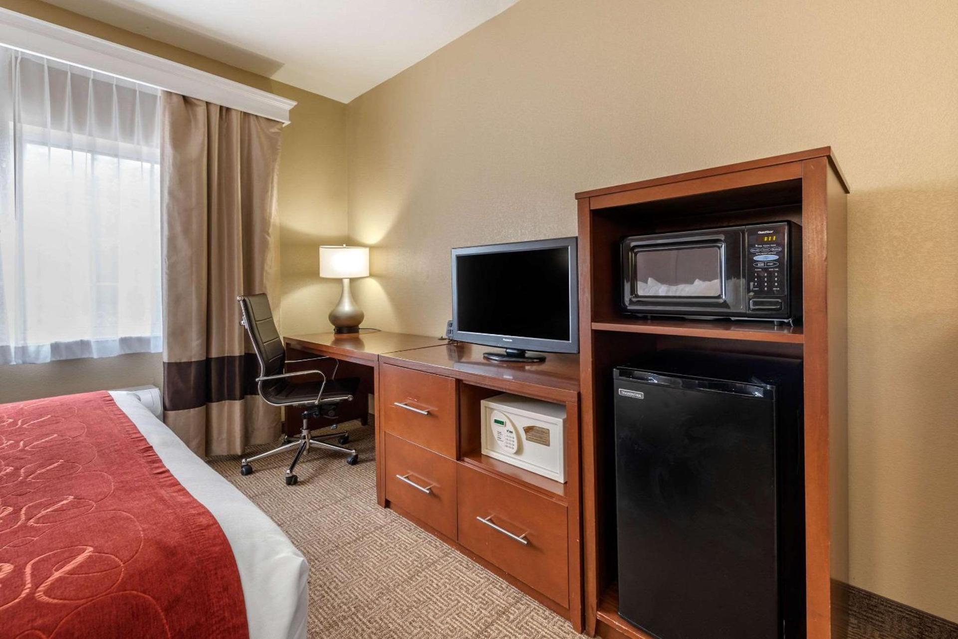 Comfort Suites Fort Collins Near University photo 29