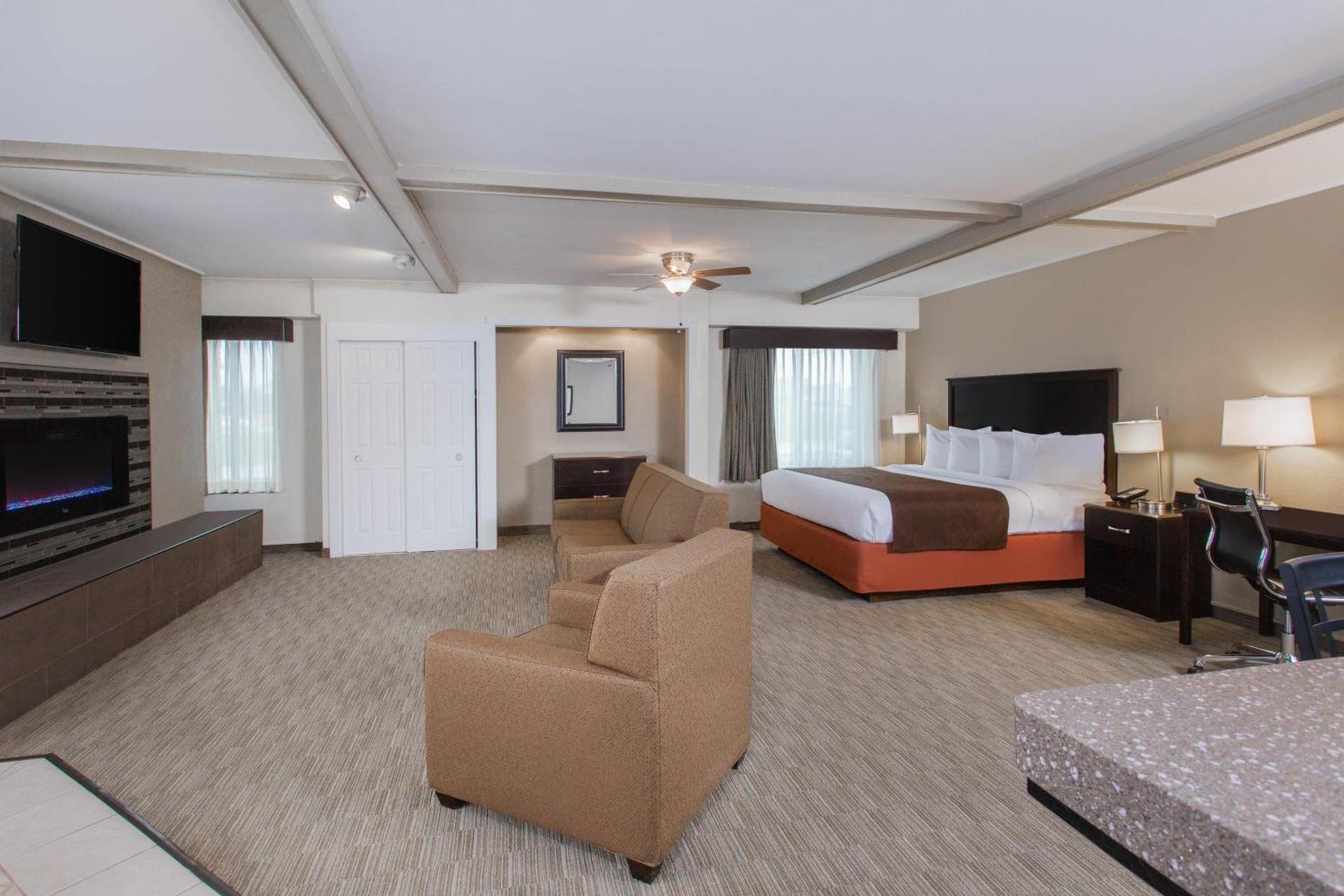 AmericInn by Wyndham Janesville photo 64
