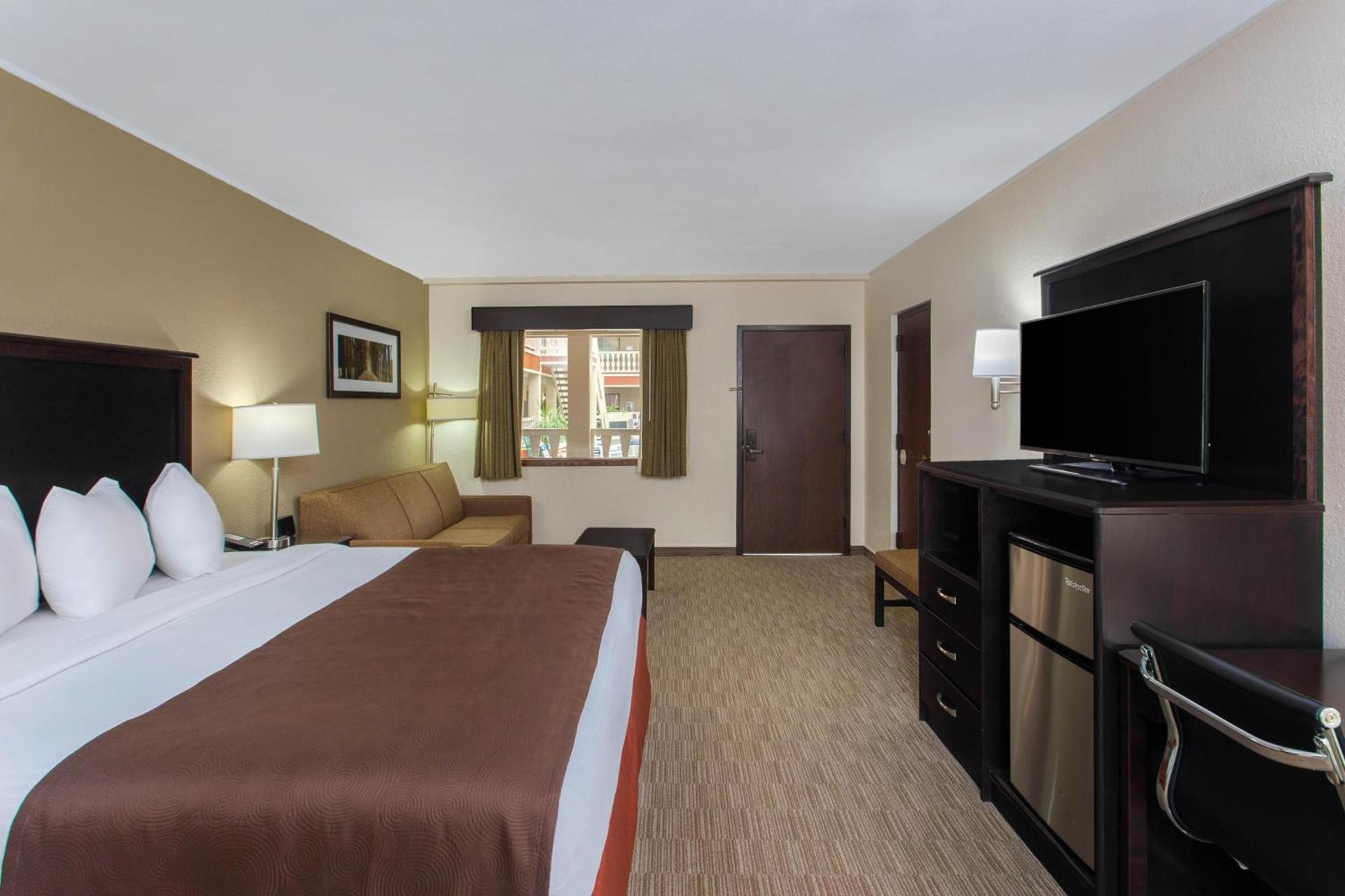 AmericInn by Wyndham Janesville photo 59
