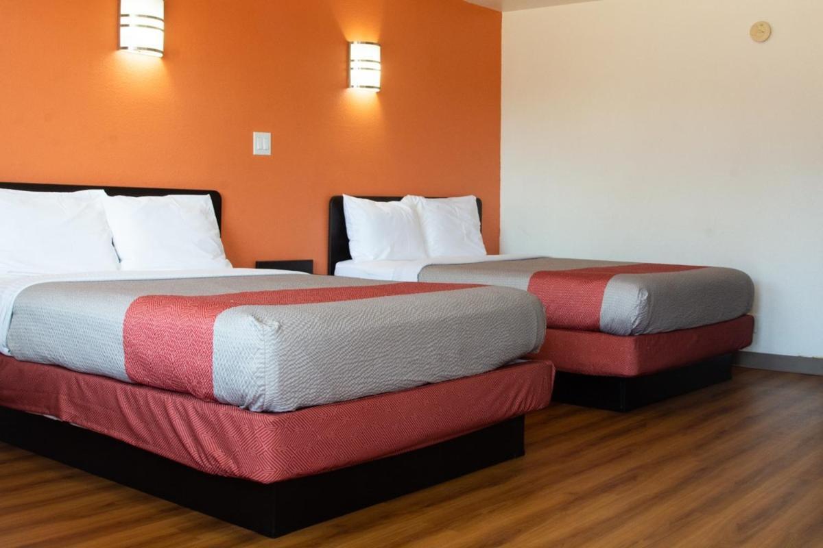 Motel 6-Brinkley, AR photo 4