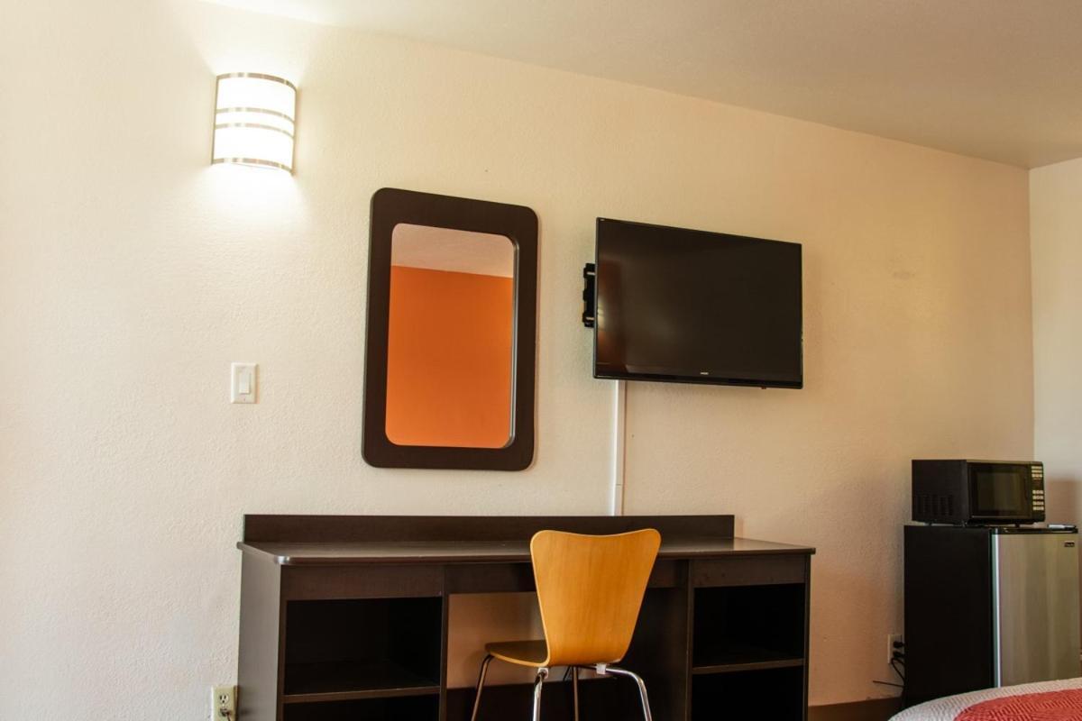 Motel 6-Brinkley, AR photo 6