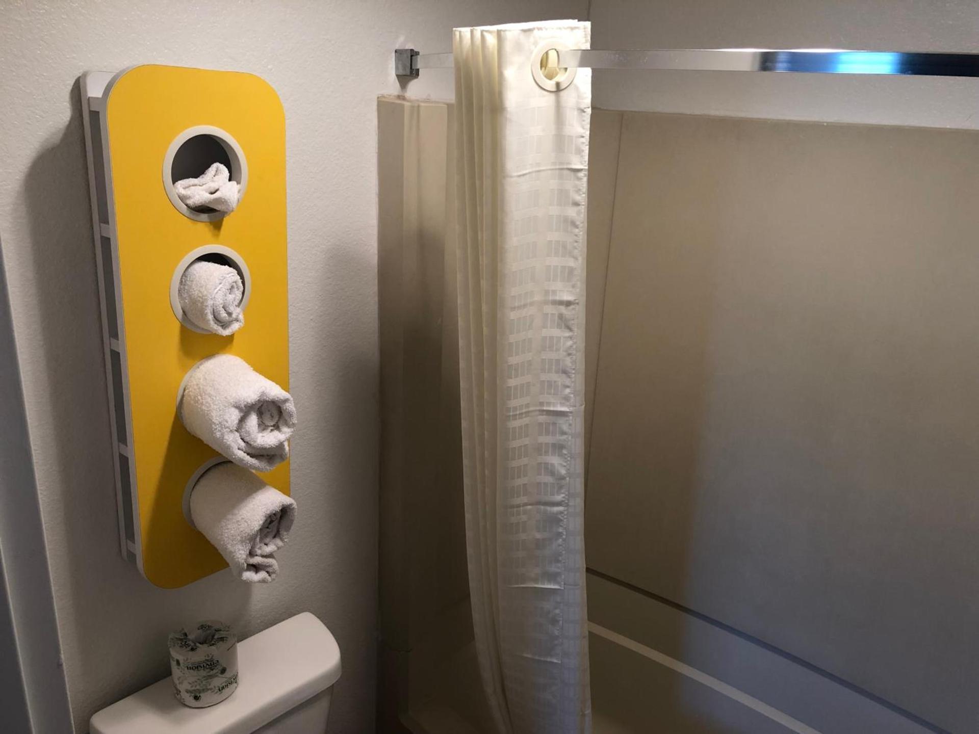 Days Inn by Wyndham La Crosse photo 18