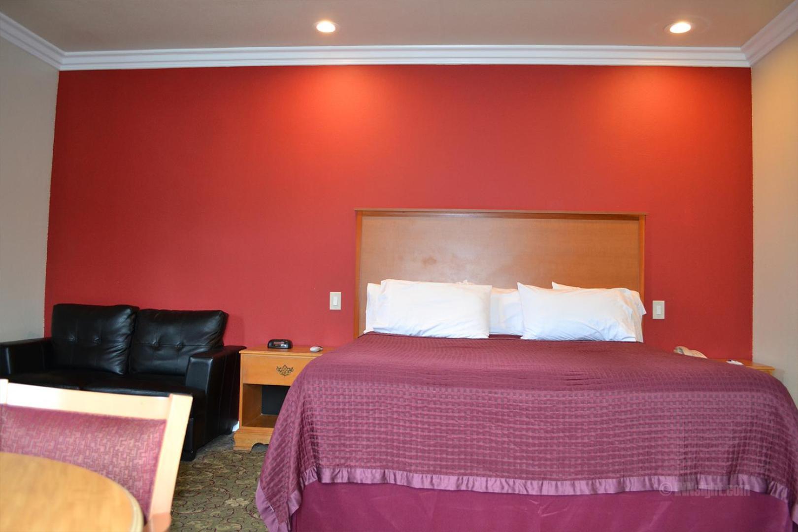 The Miramar Inn photo 11