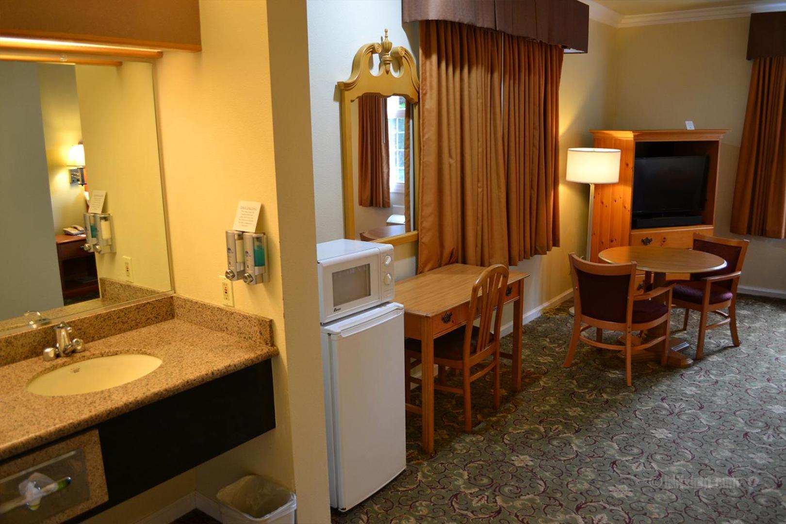 The Miramar Inn photo 7