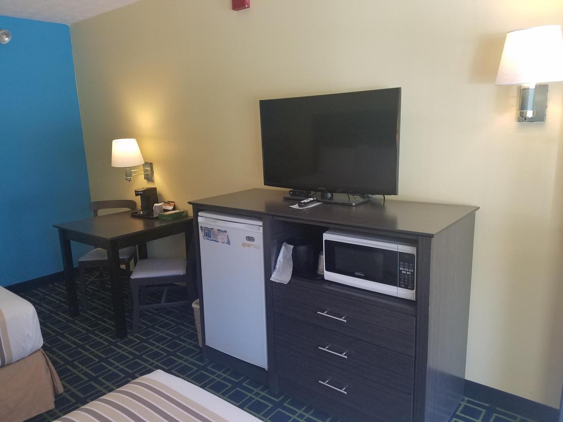 Meriwether Country Inn photo 17